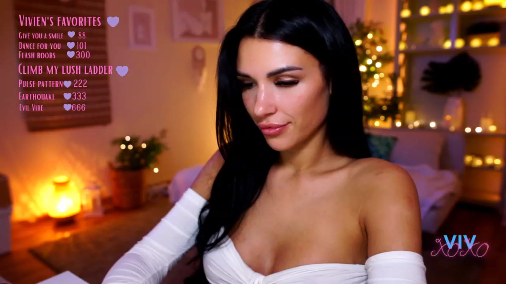 Gallery image thumbnail from kerelai's myfreecams stream on, 01/06/2023, 21:23 image 16 of 20