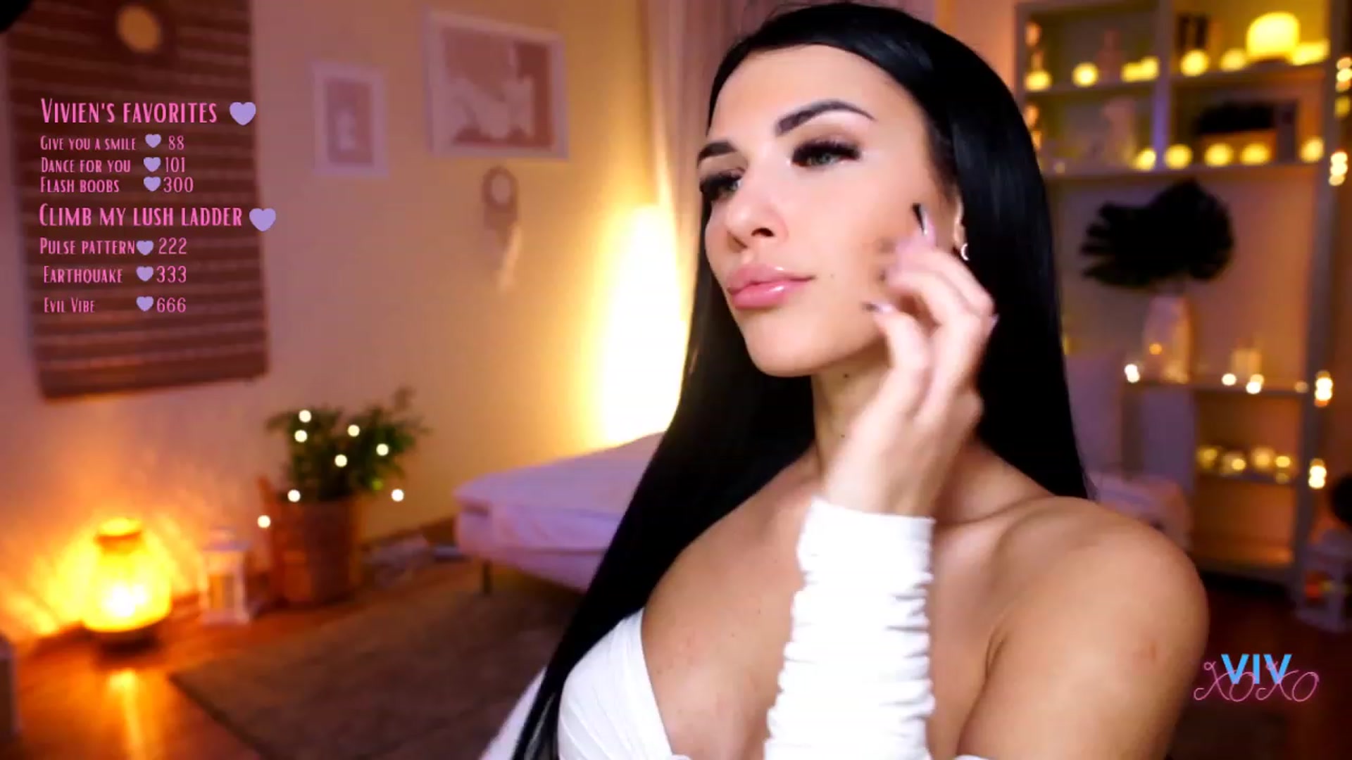 Gallery image thumbnail from kerelai's myfreecams stream on, 01/12/2023, 18:29 image 7 of 20