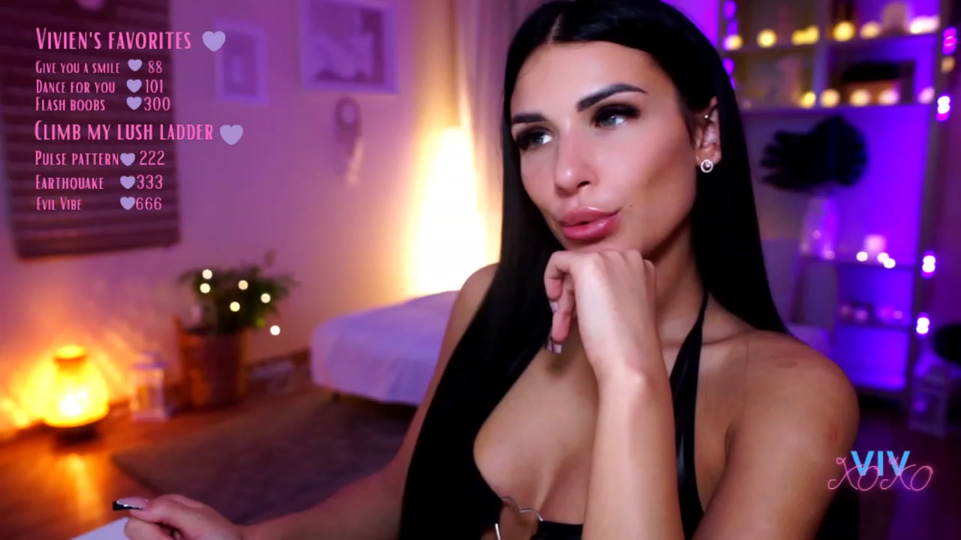 Gallery image thumbnail from kerelai's myfreecams stream on, 01/15/2023, 15:45 image 16 of 20