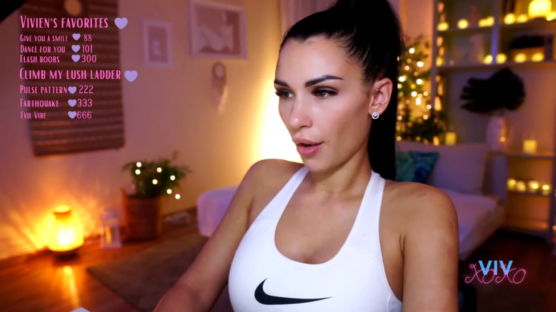 Gallery image thumbnail from kerelai's myfreecams stream on, 01/19/2023, 12:58 image 2 of 20