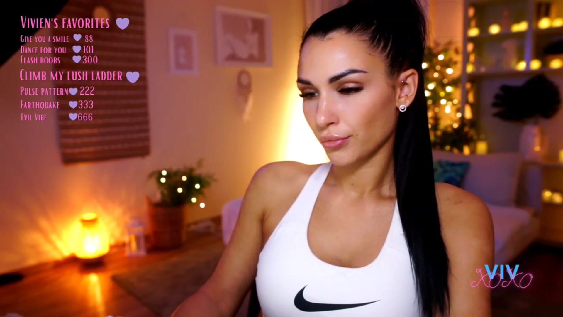 Gallery image thumbnail from kerelai's myfreecams stream on, 01/19/2023, 12:58 image 8 of 20