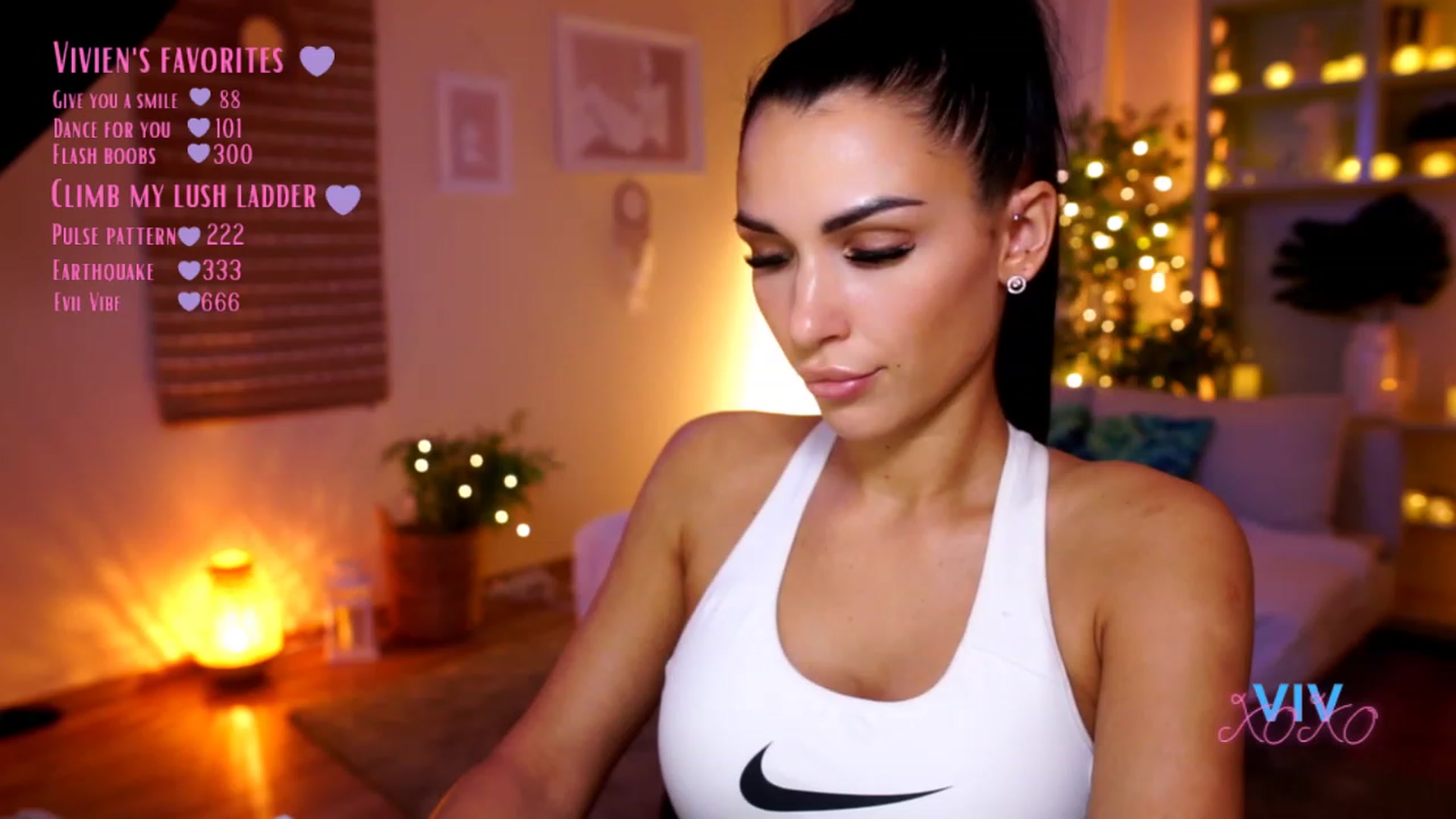 Gallery image thumbnail from kerelai's myfreecams stream on, 01/19/2023, 12:58 image 7 of 20
