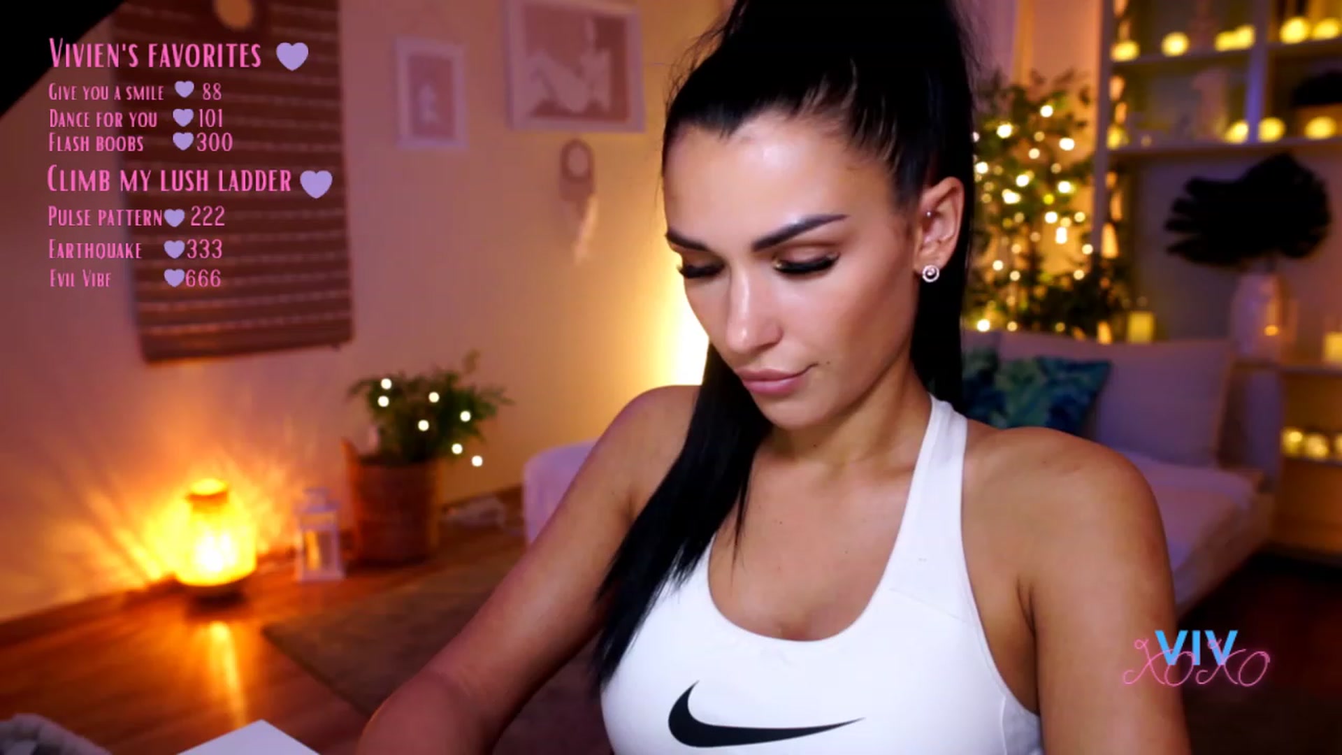 Gallery image thumbnail from kerelai's myfreecams stream on, 01/19/2023, 12:58 image 15 of 20