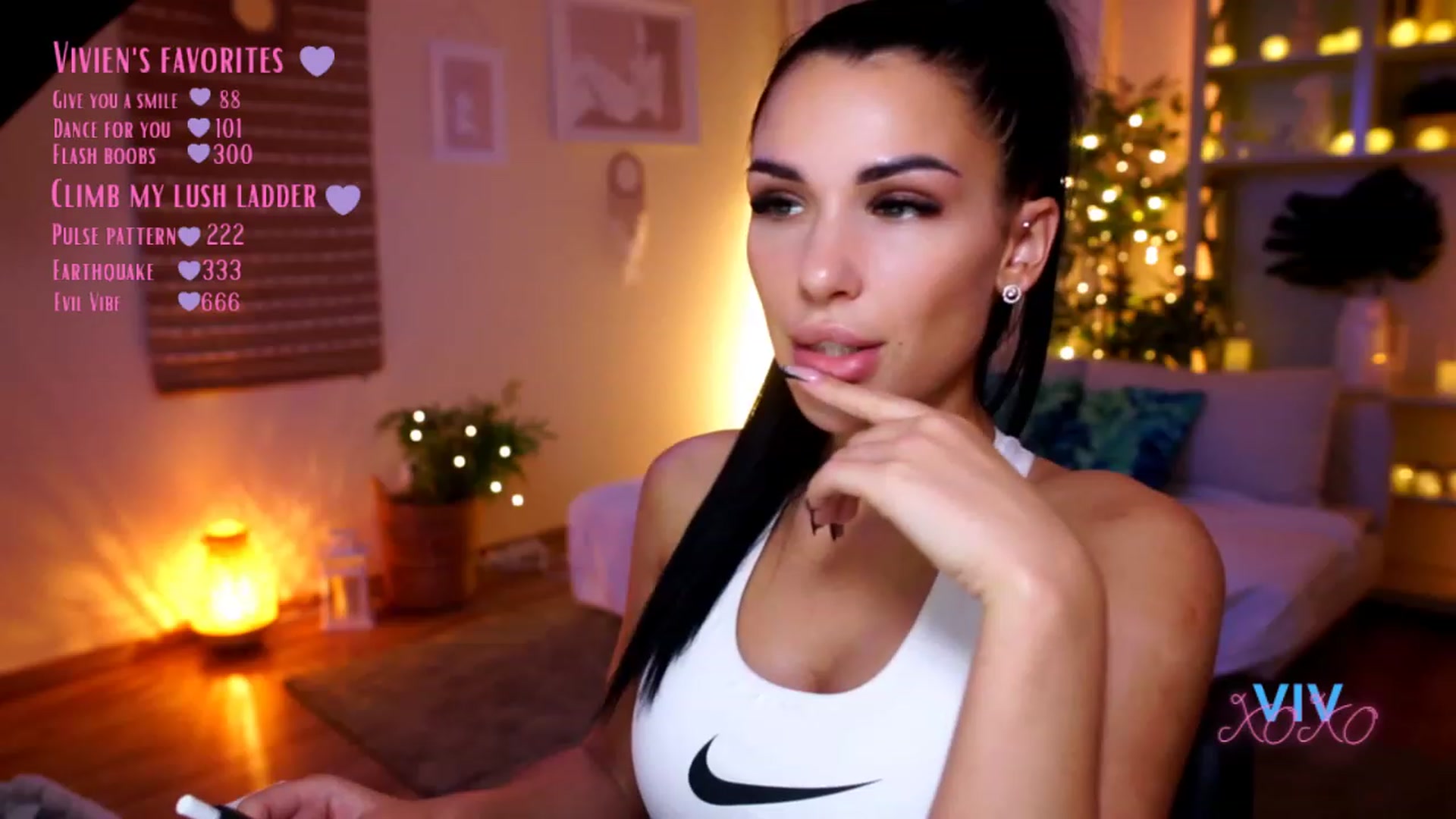 Gallery image thumbnail from kerelai's myfreecams stream on, 01/19/2023, 12:58 image 14 of 20