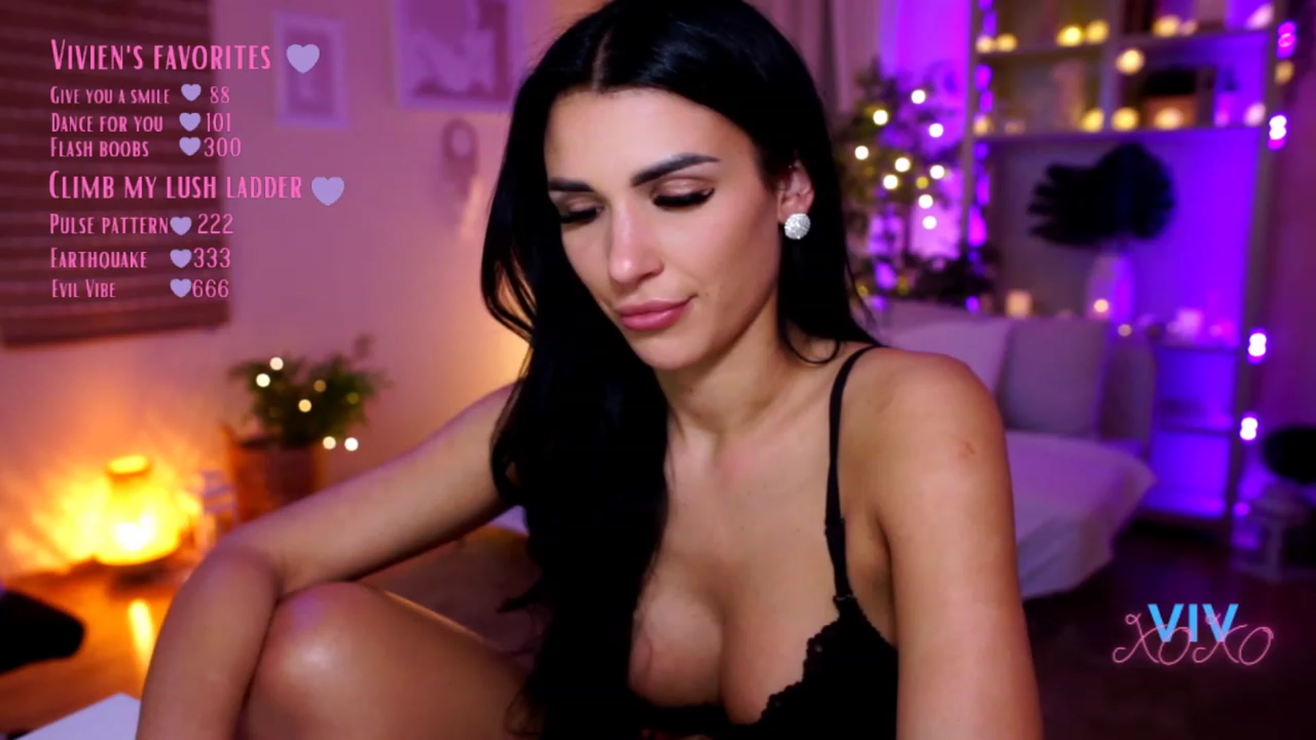 Gallery image thumbnail from kerelai's myfreecams stream on, 02/10/2023, 21:20 image 4 of 20