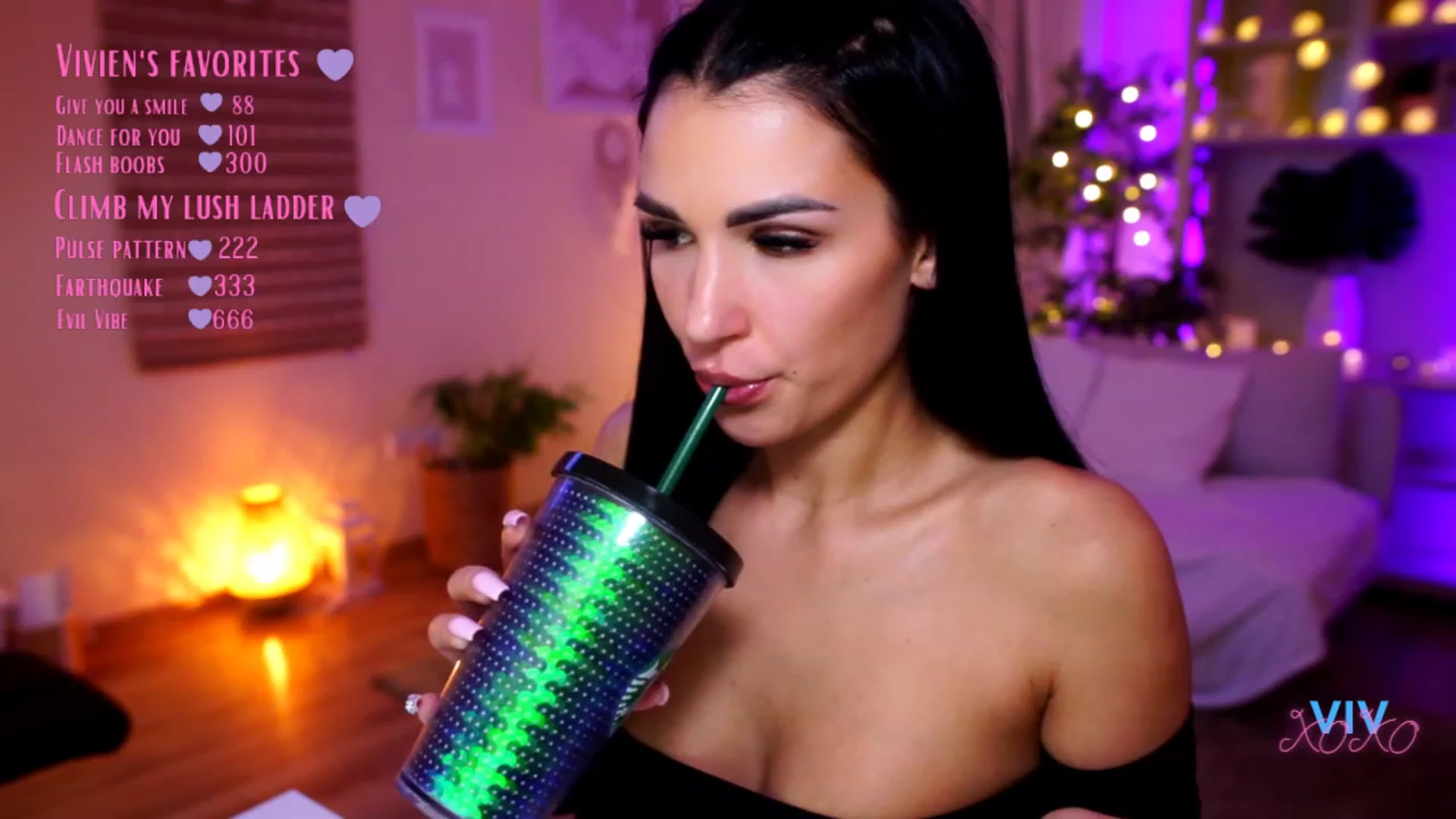 Gallery image thumbnail from kerelai's myfreecams stream on, 02/15/2023, 18:15 image 13 of 20