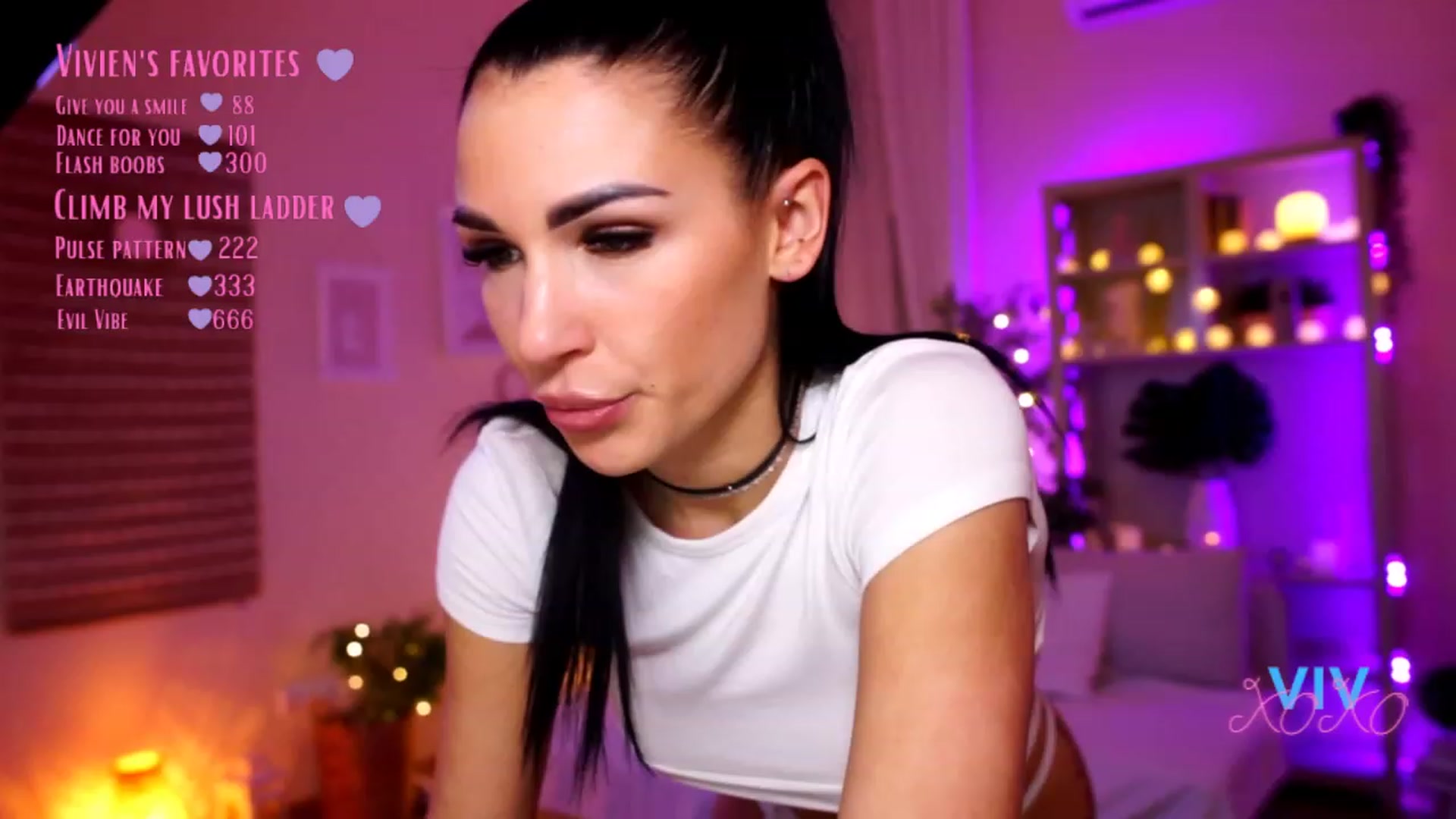 Gallery image thumbnail from kerelai's myfreecams stream on, 02/17/2023, 16:53 image 18 of 20