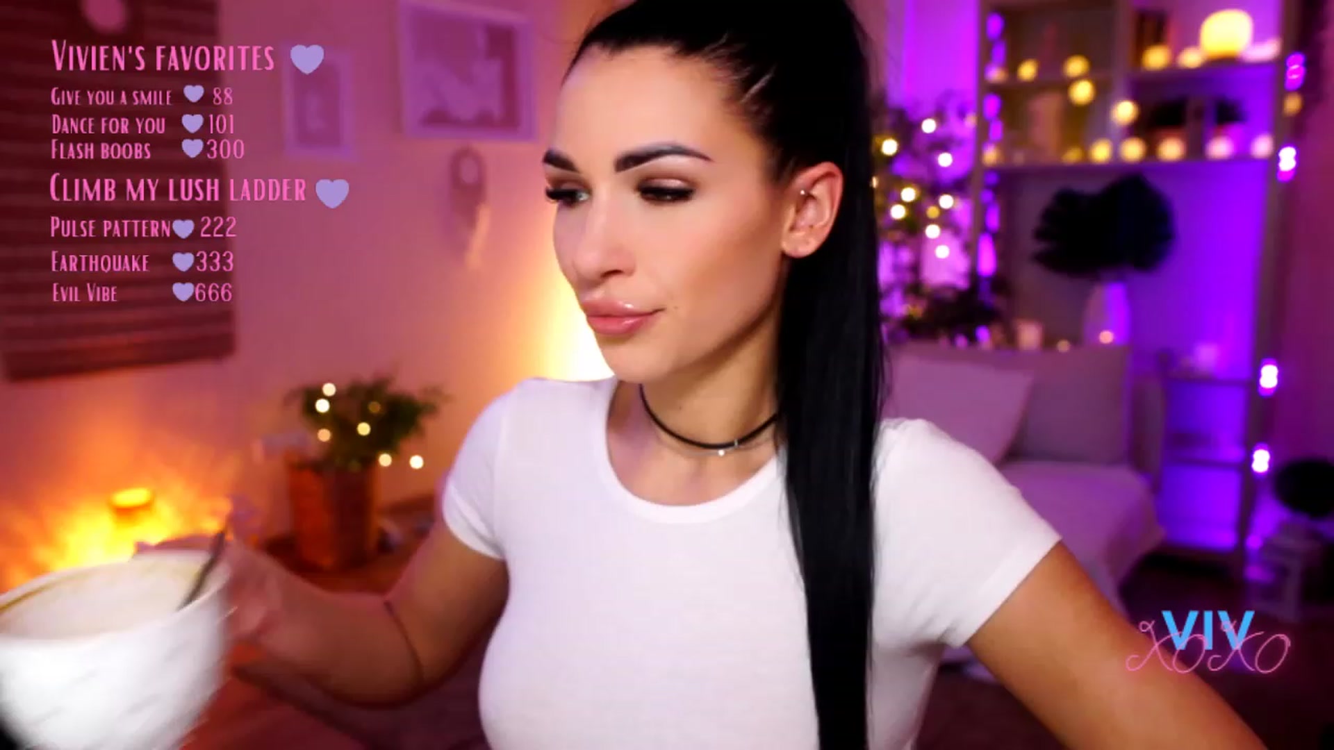 Gallery image thumbnail from kerelai's myfreecams stream on, 02/17/2023, 18:33 image 7 of 20