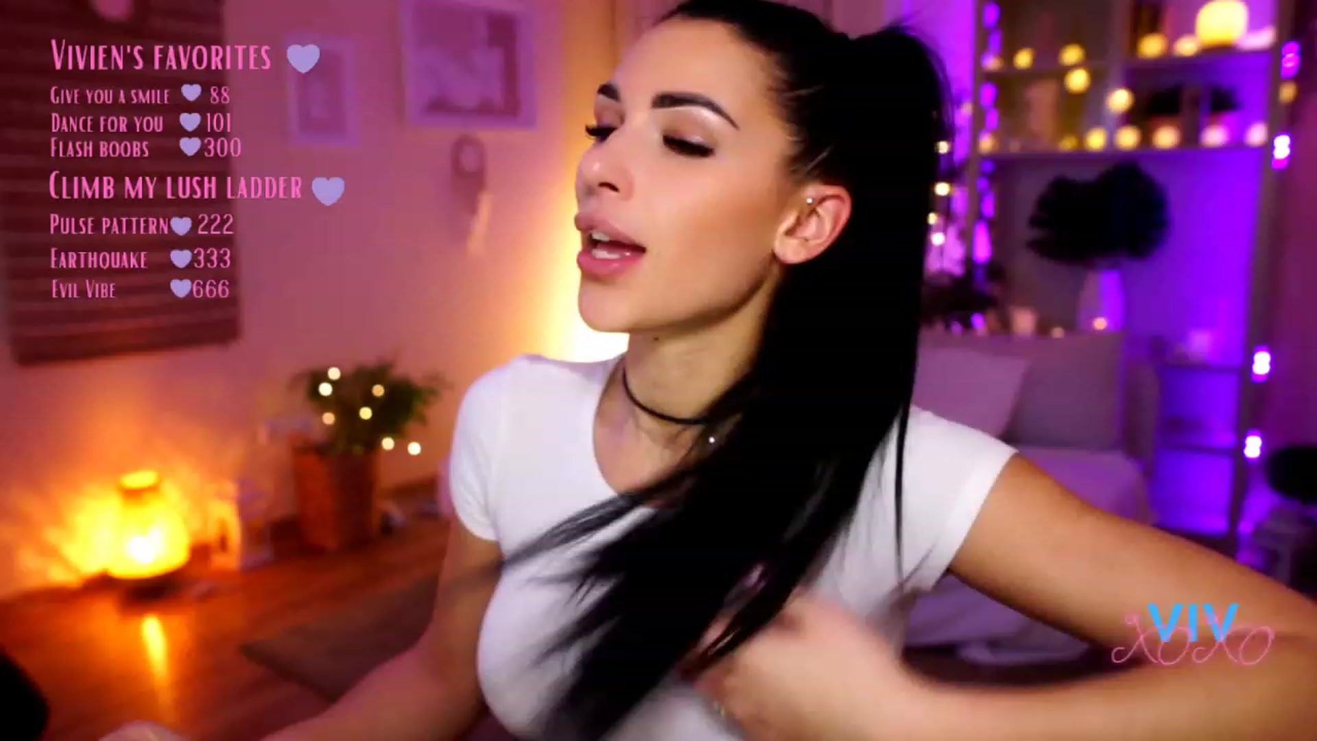 Gallery image thumbnail from kerelai's myfreecams stream on, 02/17/2023, 21:20 image 16 of 20