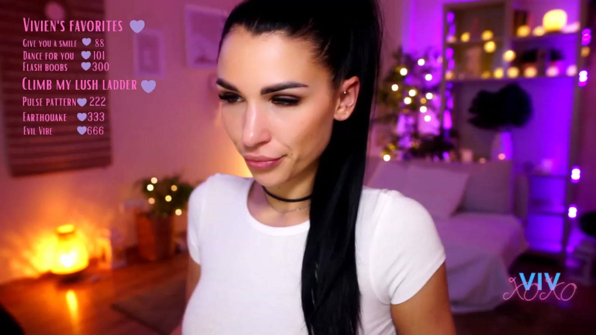 Gallery image thumbnail from kerelai's myfreecams stream on, 02/17/2023, 21:20 image 17 of 20