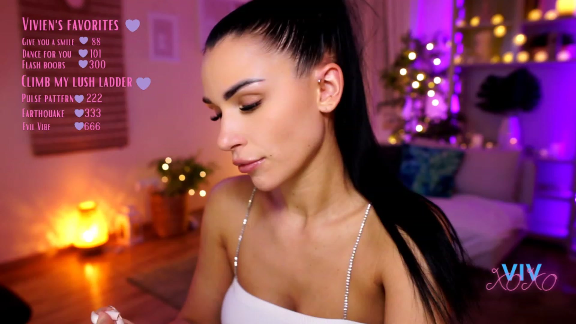 Gallery image thumbnail from kerelai's myfreecams stream on, 02/22/2023, 17:28 image 9 of 20