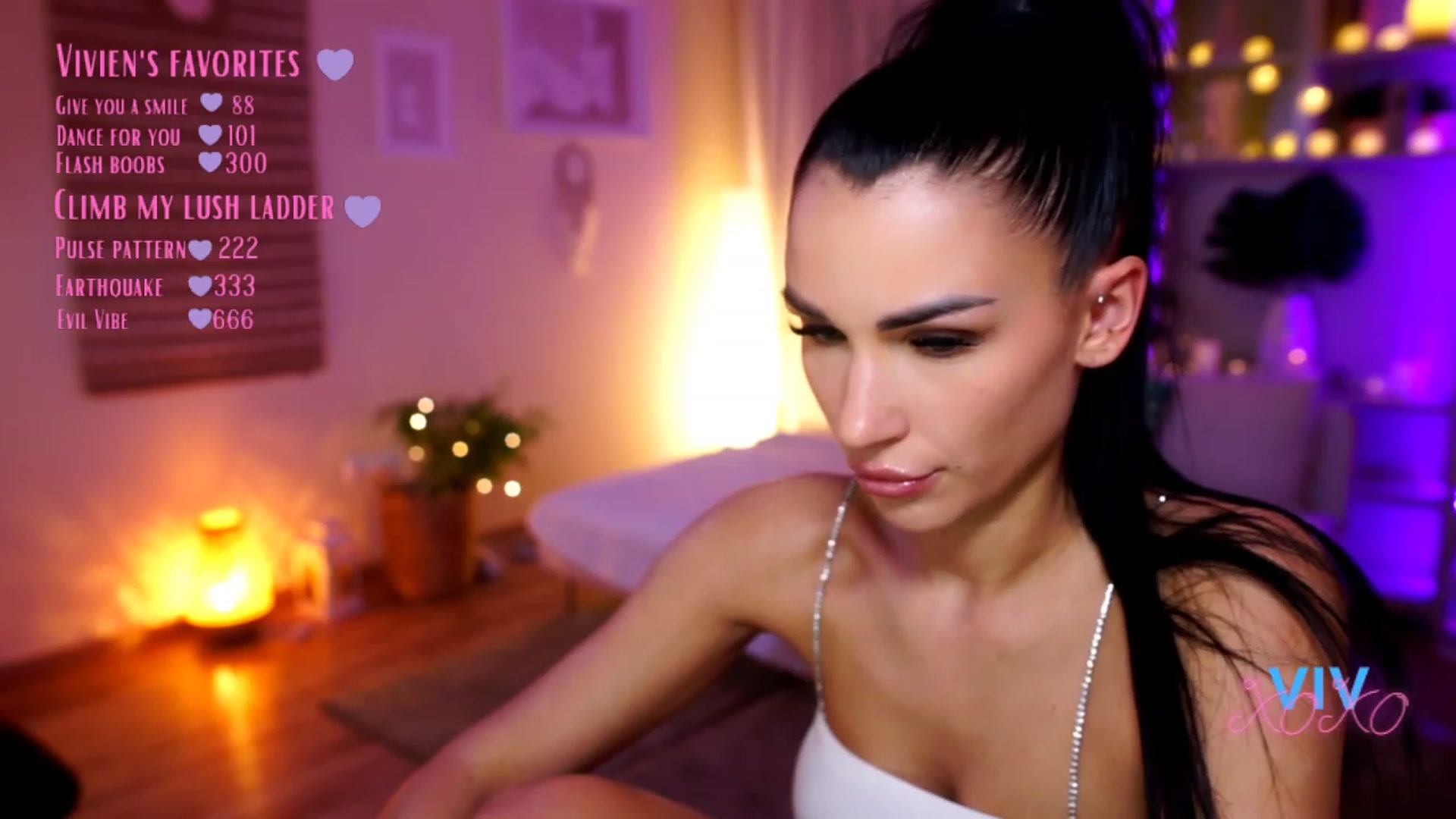 Gallery image thumbnail from kerelai's myfreecams stream on, 02/22/2023, 17:28 image 11 of 20