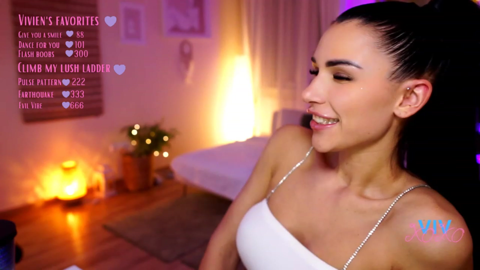 Gallery image thumbnail from kerelai's myfreecams stream on, 02/22/2023, 17:28 image 16 of 20