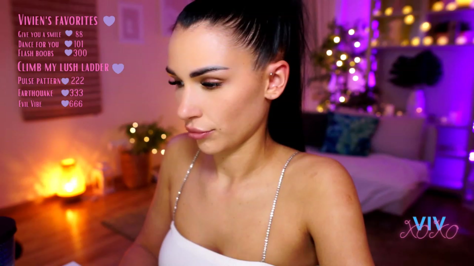 Gallery image thumbnail from kerelai's myfreecams stream on, 02/22/2023, 17:28 image 17 of 20