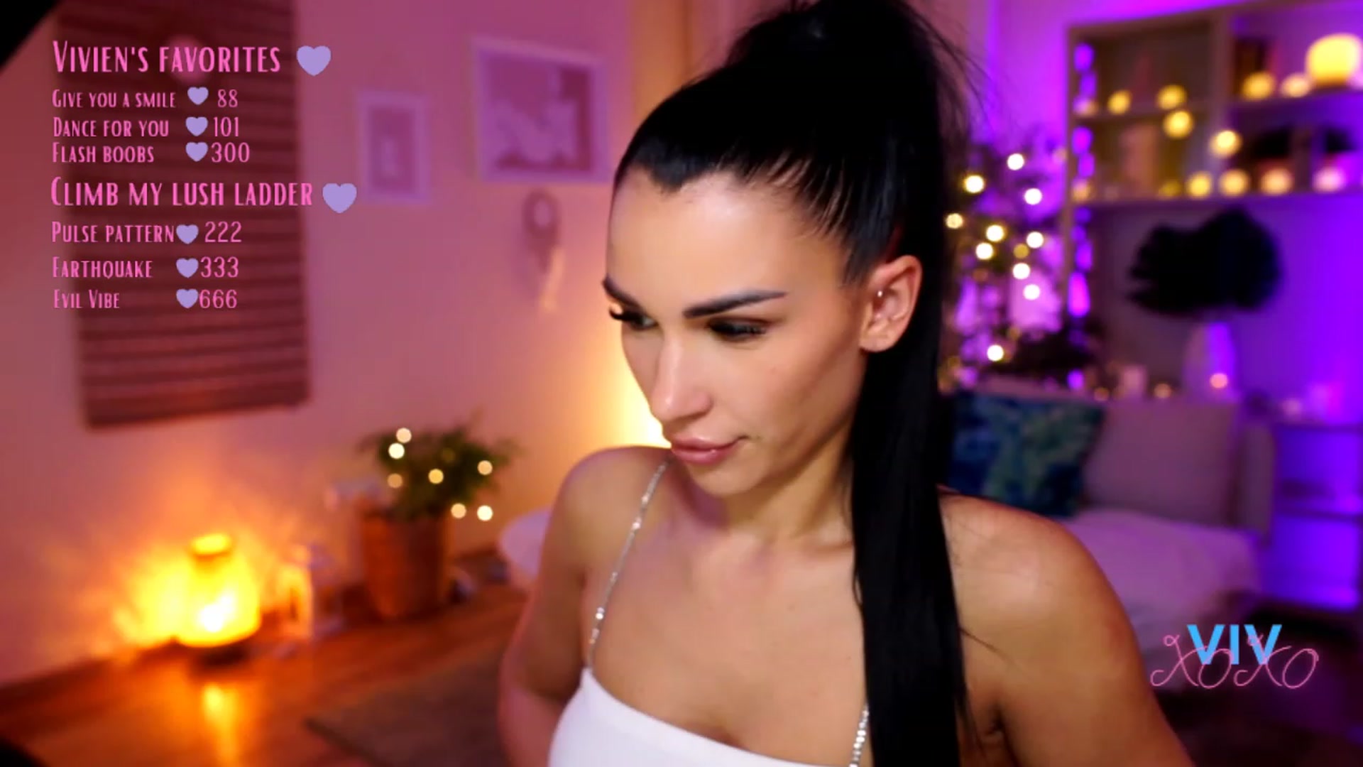 Gallery image thumbnail from kerelai's myfreecams stream on, 02/22/2023, 17:28 image 7 of 20