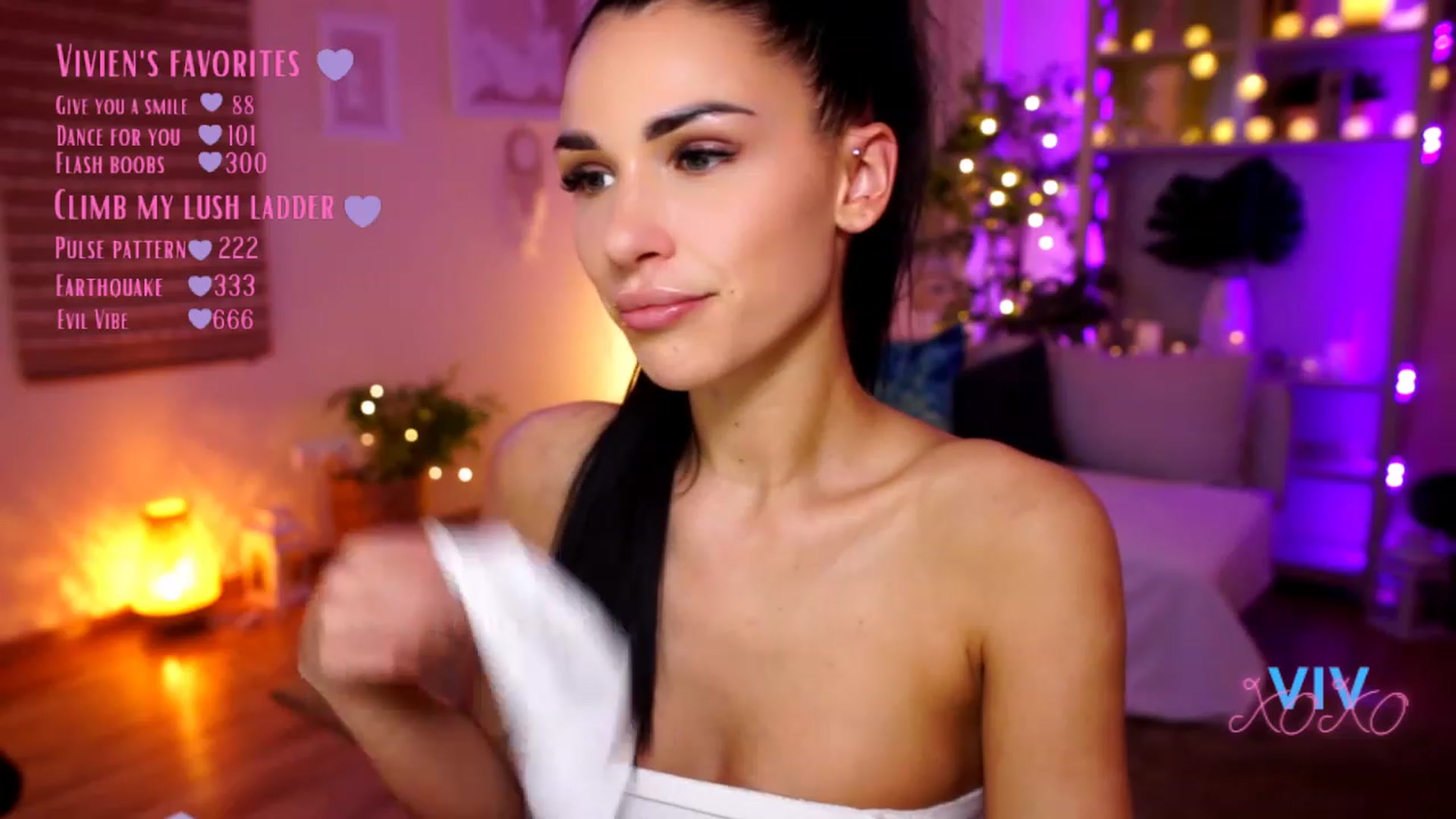 Gallery image thumbnail from kerelai's myfreecams stream on, 02/22/2023, 20:55 image 19 of 20