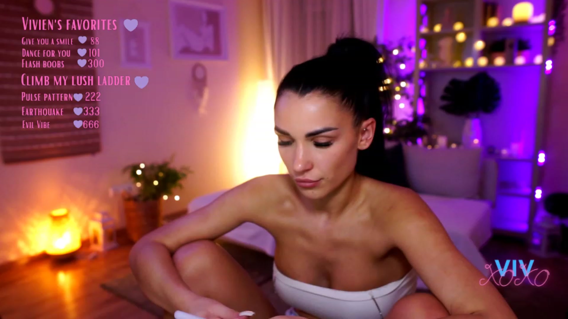 Gallery image thumbnail from kerelai's myfreecams stream on, 02/22/2023, 20:55 image 5 of 20