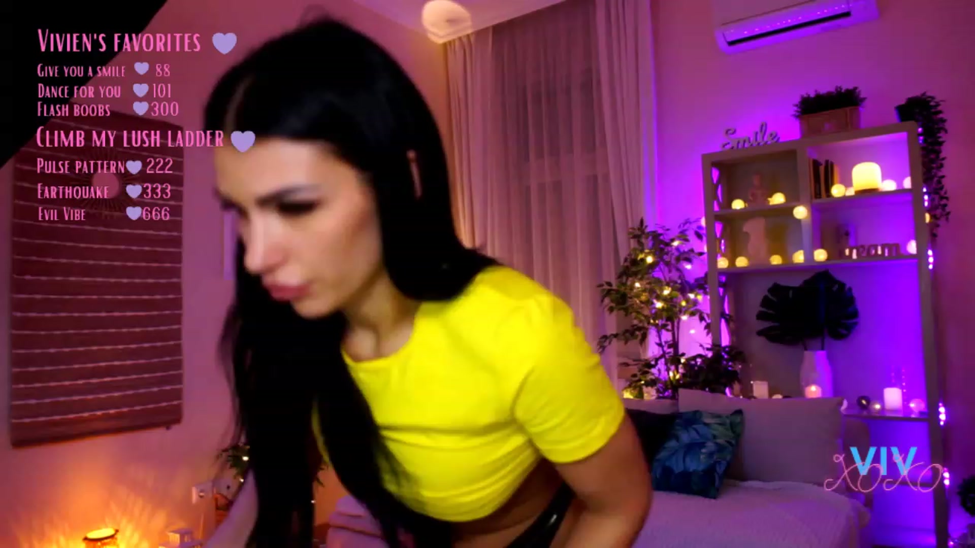 Gallery image thumbnail from kerelai's myfreecams stream on, 02/25/2023, 20:00 image 6 of 20