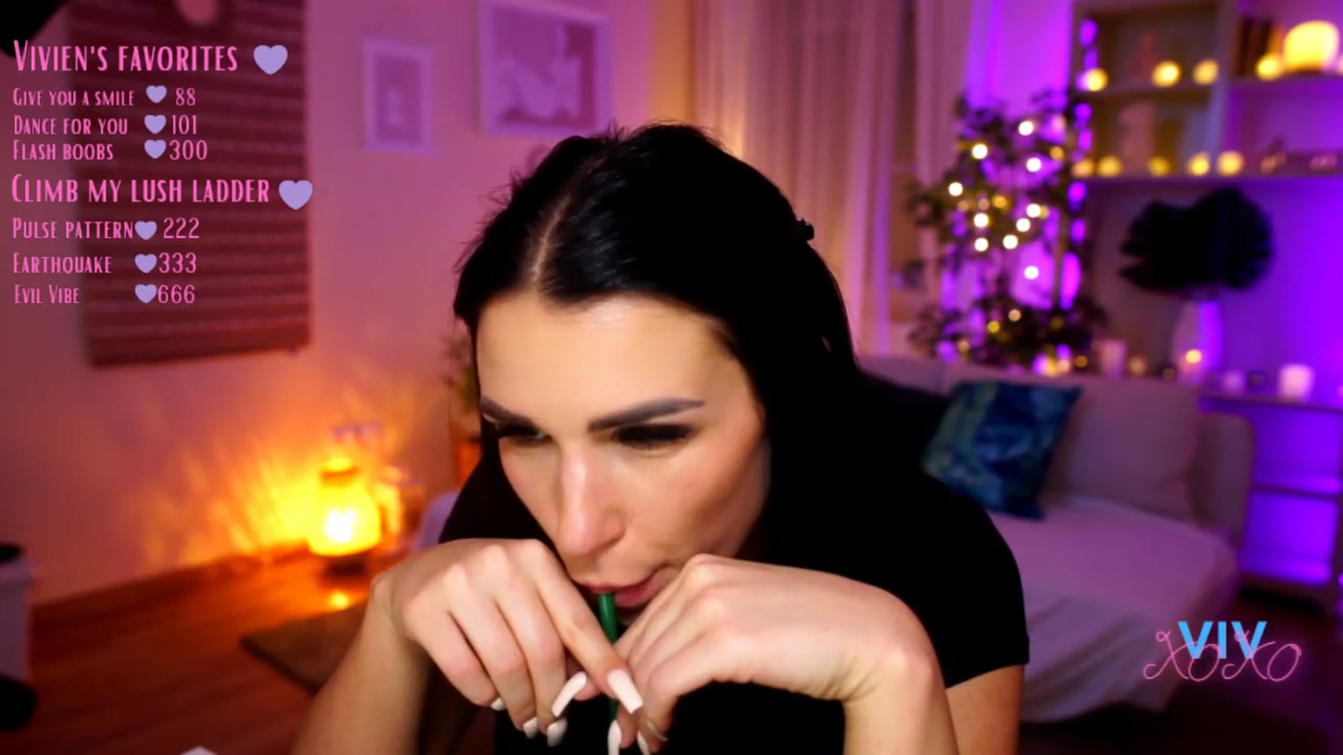 Gallery image thumbnail from kerelai's myfreecams stream on, 03/02/2023, 21:36 image 11 of 20