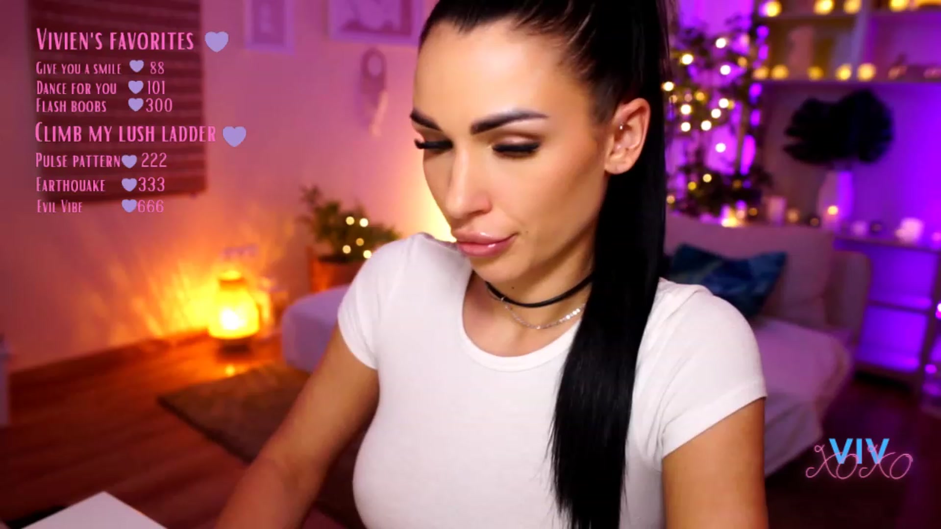 Gallery image thumbnail from kerelai's myfreecams stream on, 03/03/2023, 18:04 image 10 of 20