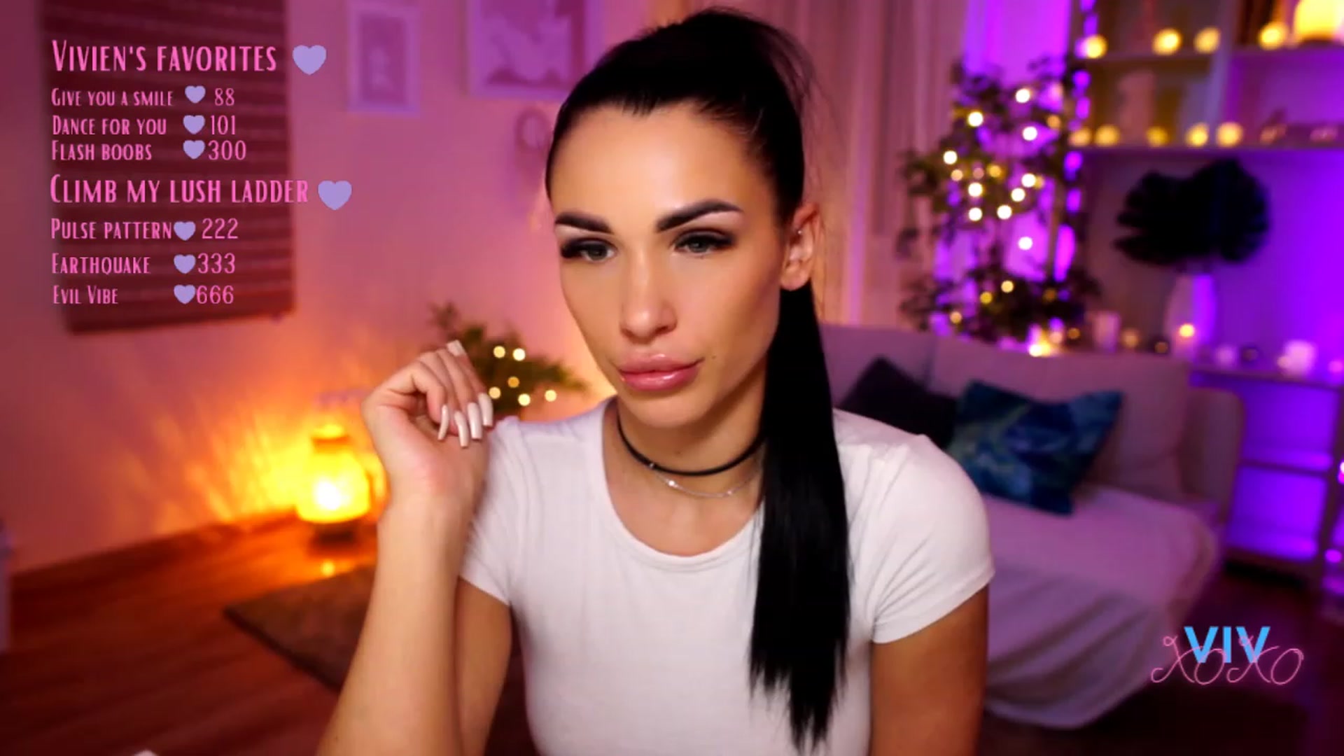 Gallery image thumbnail from kerelai's myfreecams stream on, 03/03/2023, 18:04 image 13 of 20