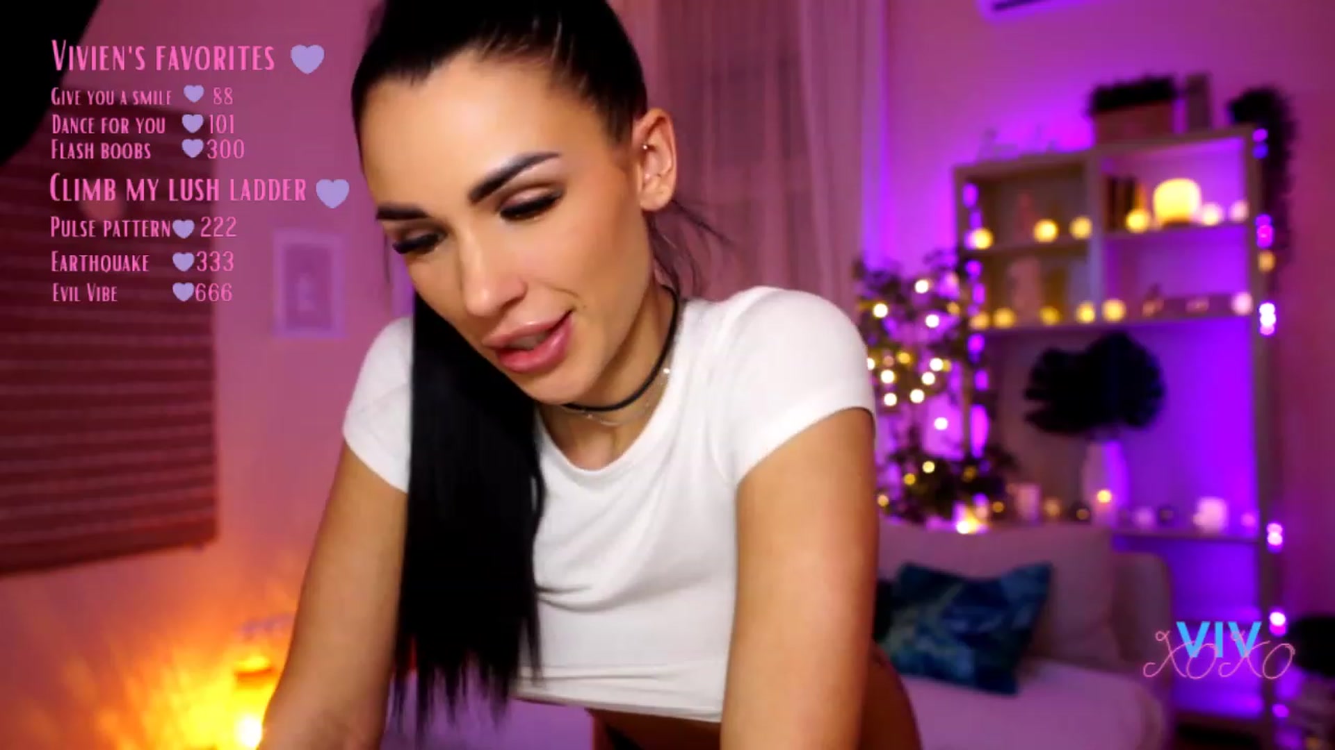Gallery image thumbnail from kerelai's myfreecams stream on, 03/03/2023, 18:04 image 6 of 20