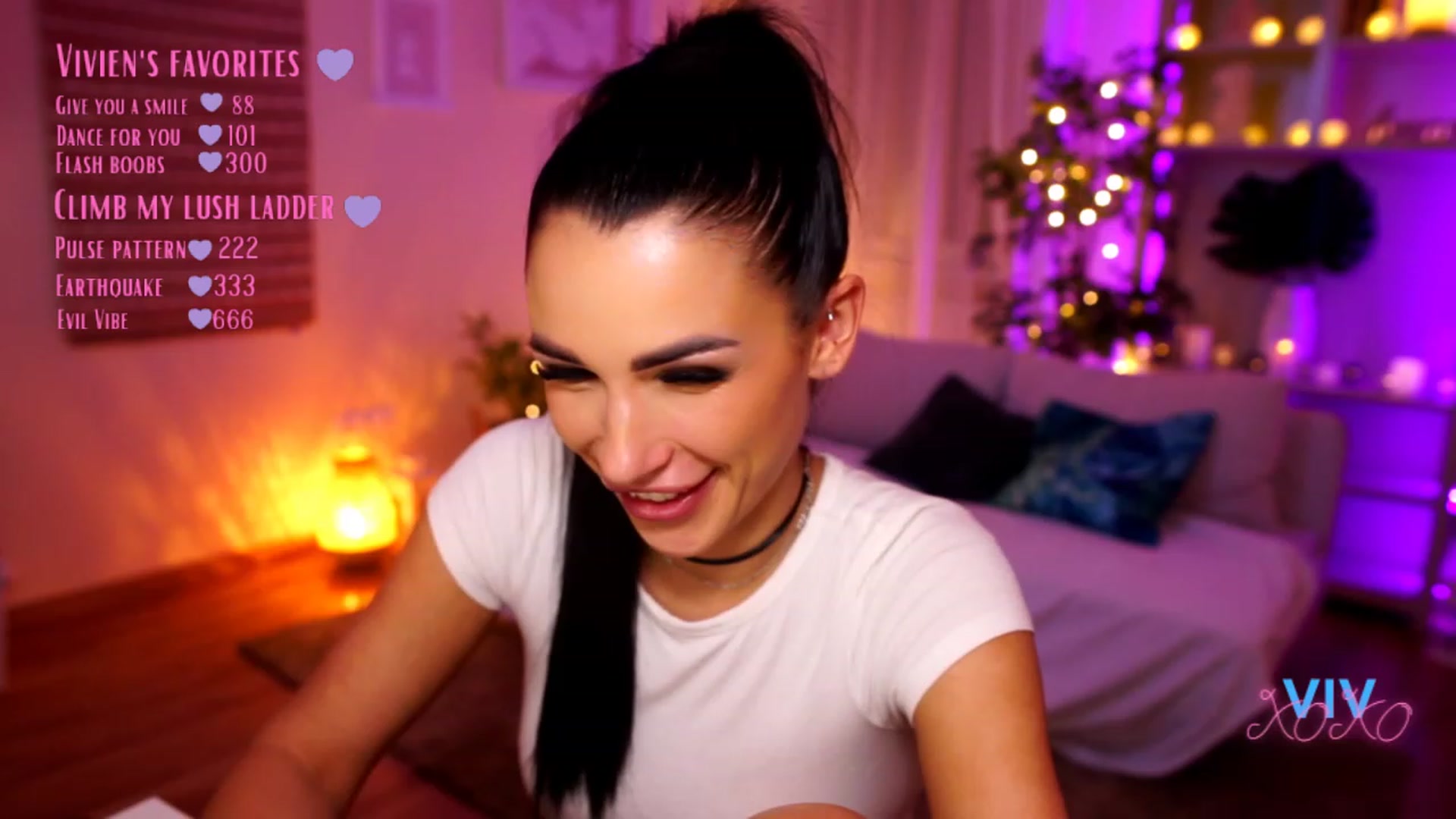 Gallery image thumbnail from kerelai's myfreecams stream on, 03/03/2023, 18:04 image 17 of 20