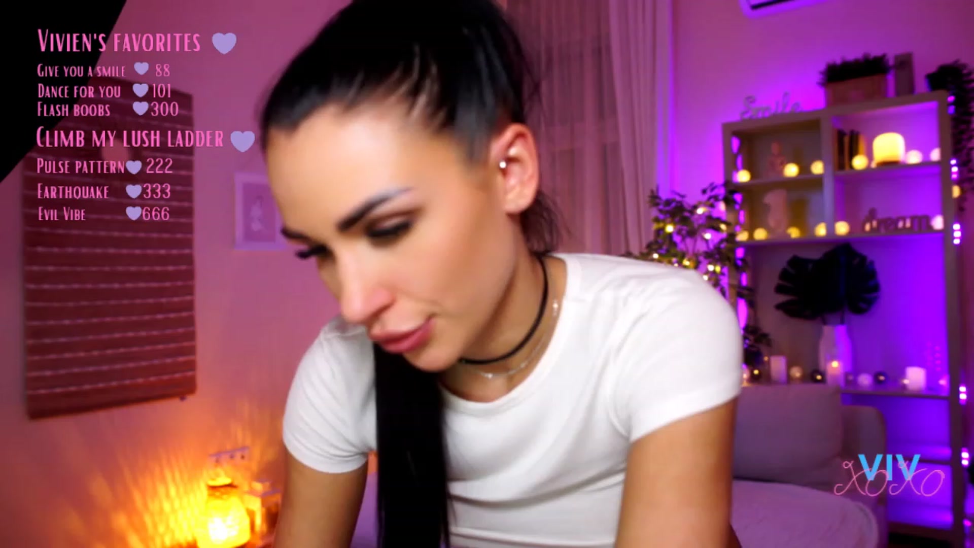 Gallery image thumbnail from kerelai's myfreecams stream on, 03/03/2023, 21:12 image 2 of 20