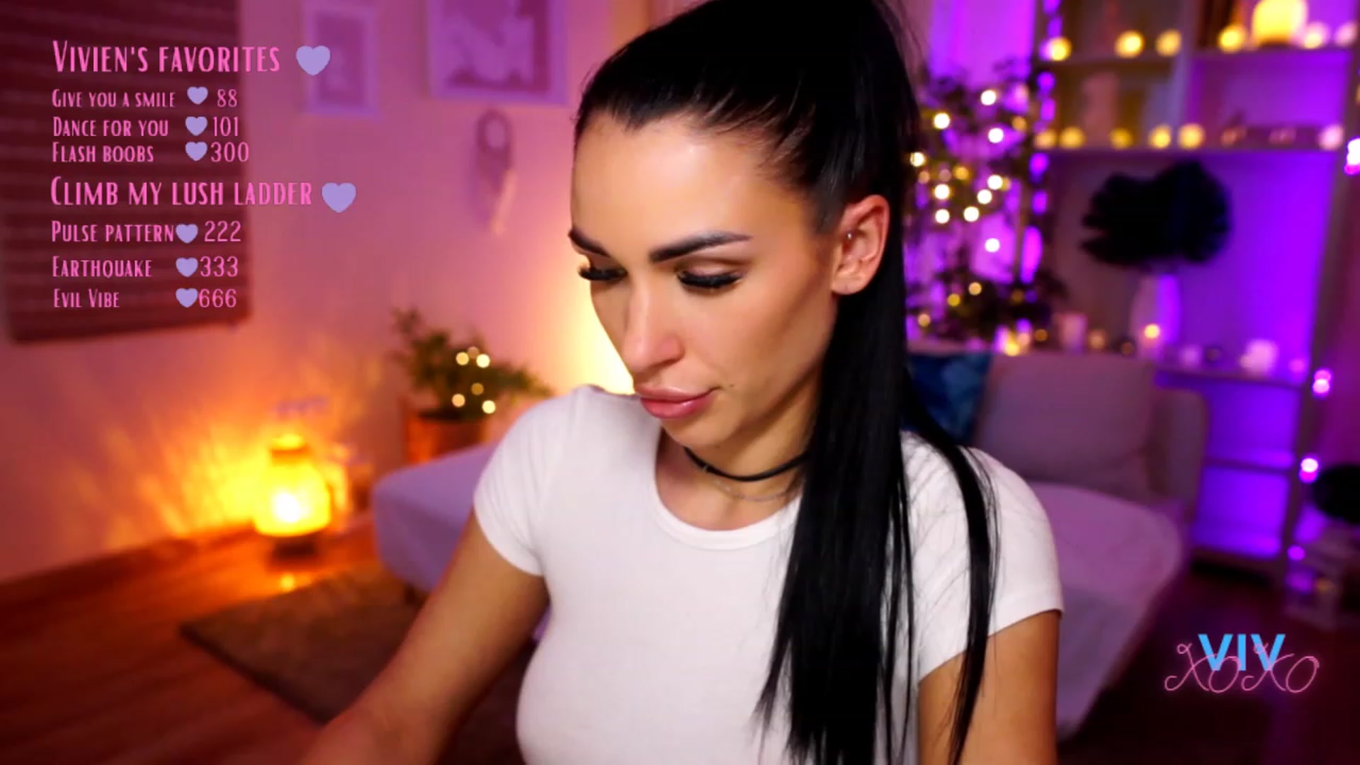Gallery image thumbnail from kerelai's myfreecams stream on, 03/03/2023, 21:12 image 4 of 20