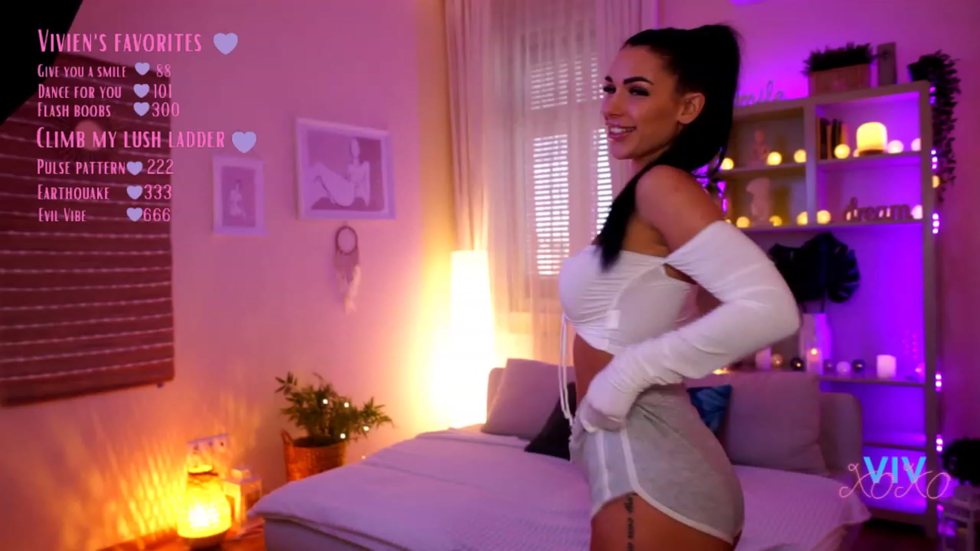 Gallery image thumbnail from kerelai's myfreecams stream on, 03/04/2023, 12:27 image 12 of 20