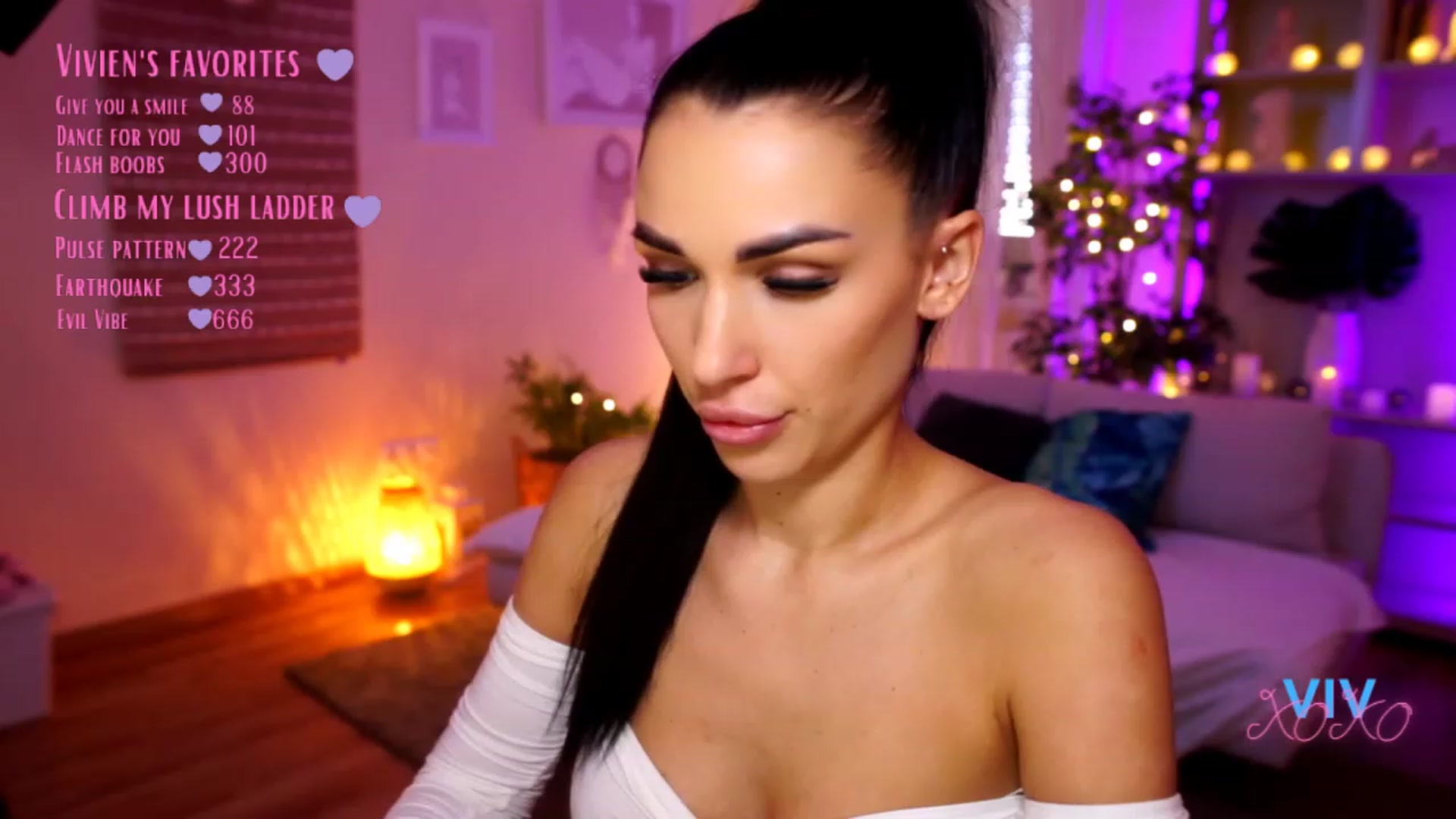 Gallery image thumbnail from kerelai's myfreecams stream on, 03/04/2023, 12:27 image 11 of 20