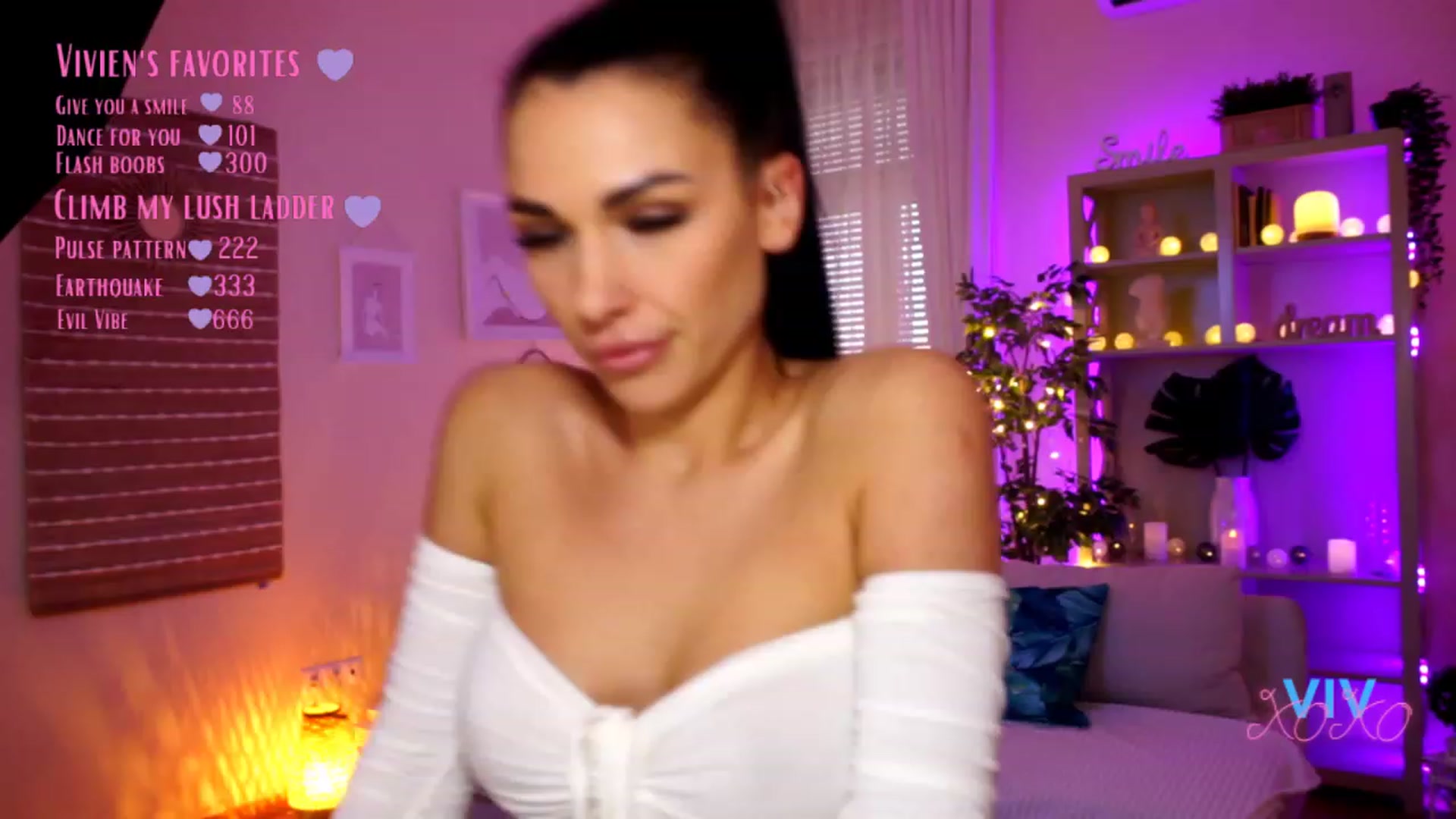 Gallery image thumbnail from kerelai's myfreecams stream on, 03/04/2023, 12:27 image 5 of 20
