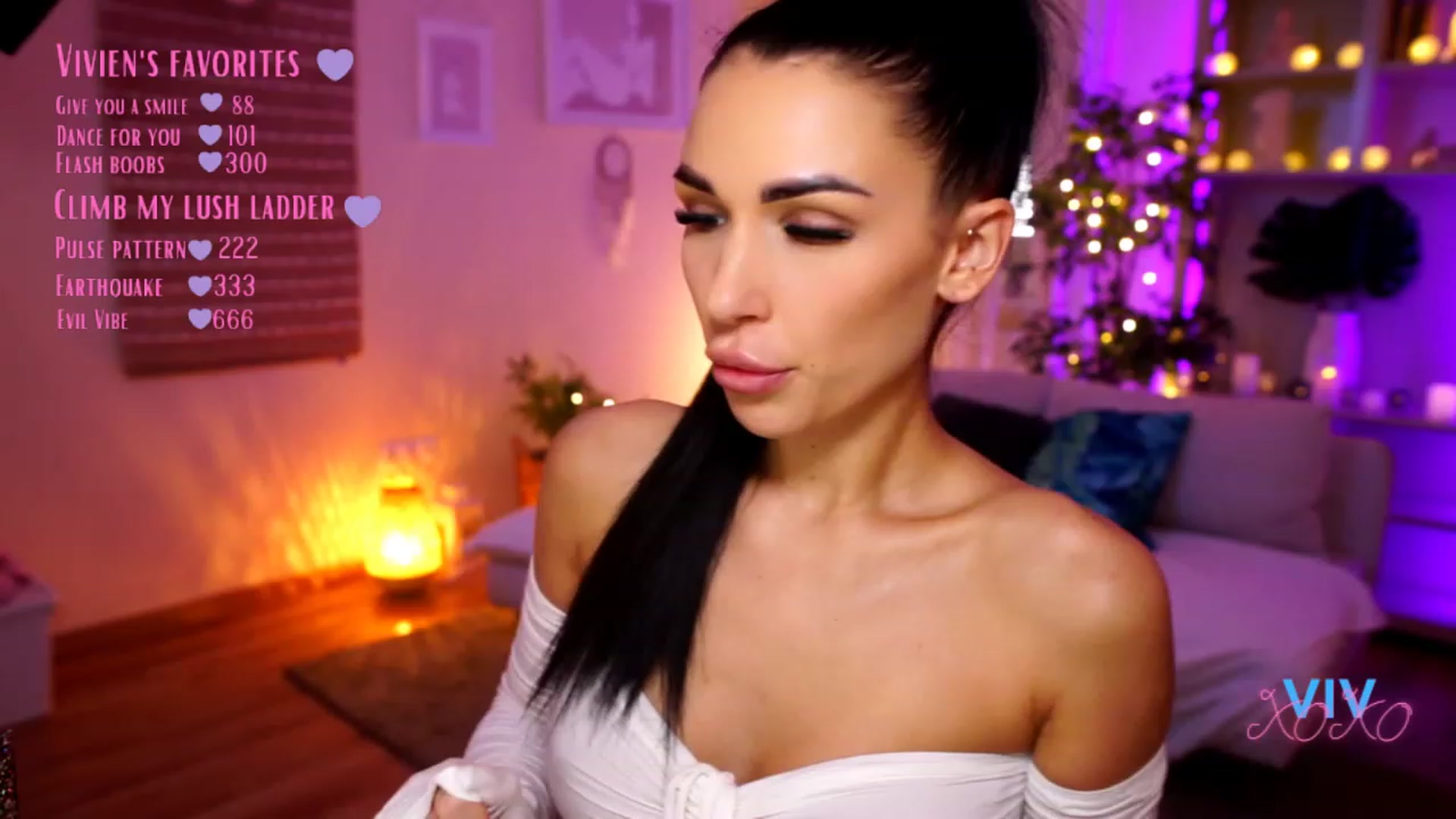 Gallery image thumbnail from kerelai's myfreecams stream on, 03/04/2023, 12:27 image 10 of 20