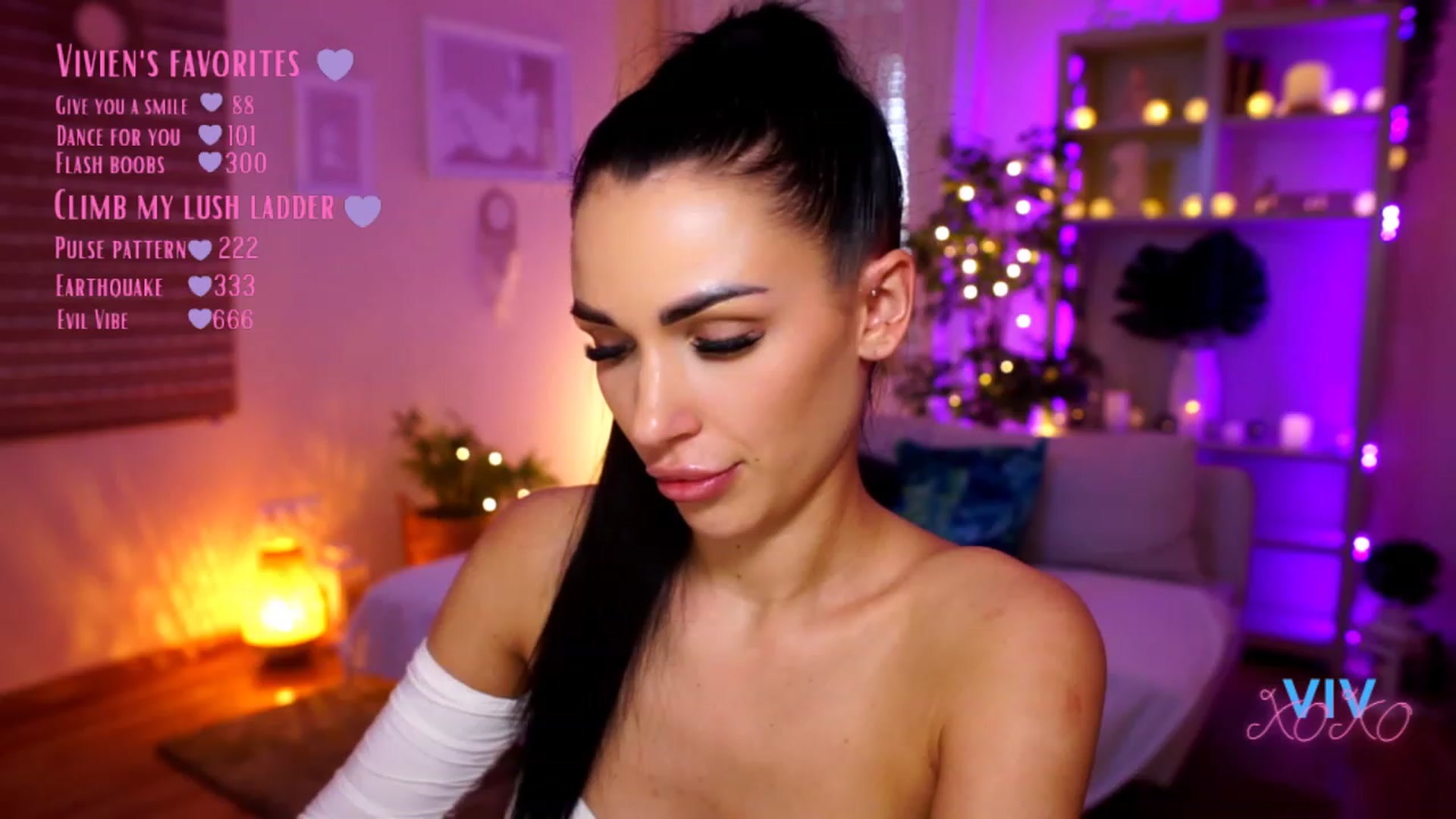 Gallery image thumbnail from kerelai's myfreecams stream on, 03/04/2023, 15:30 image 15 of 20