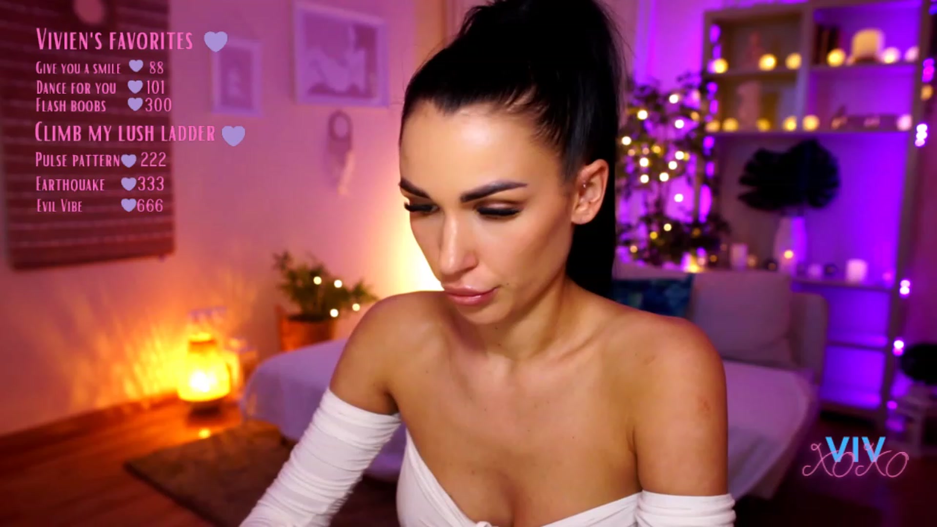 Gallery image thumbnail from kerelai's myfreecams stream on, 03/04/2023, 15:30 image 7 of 20