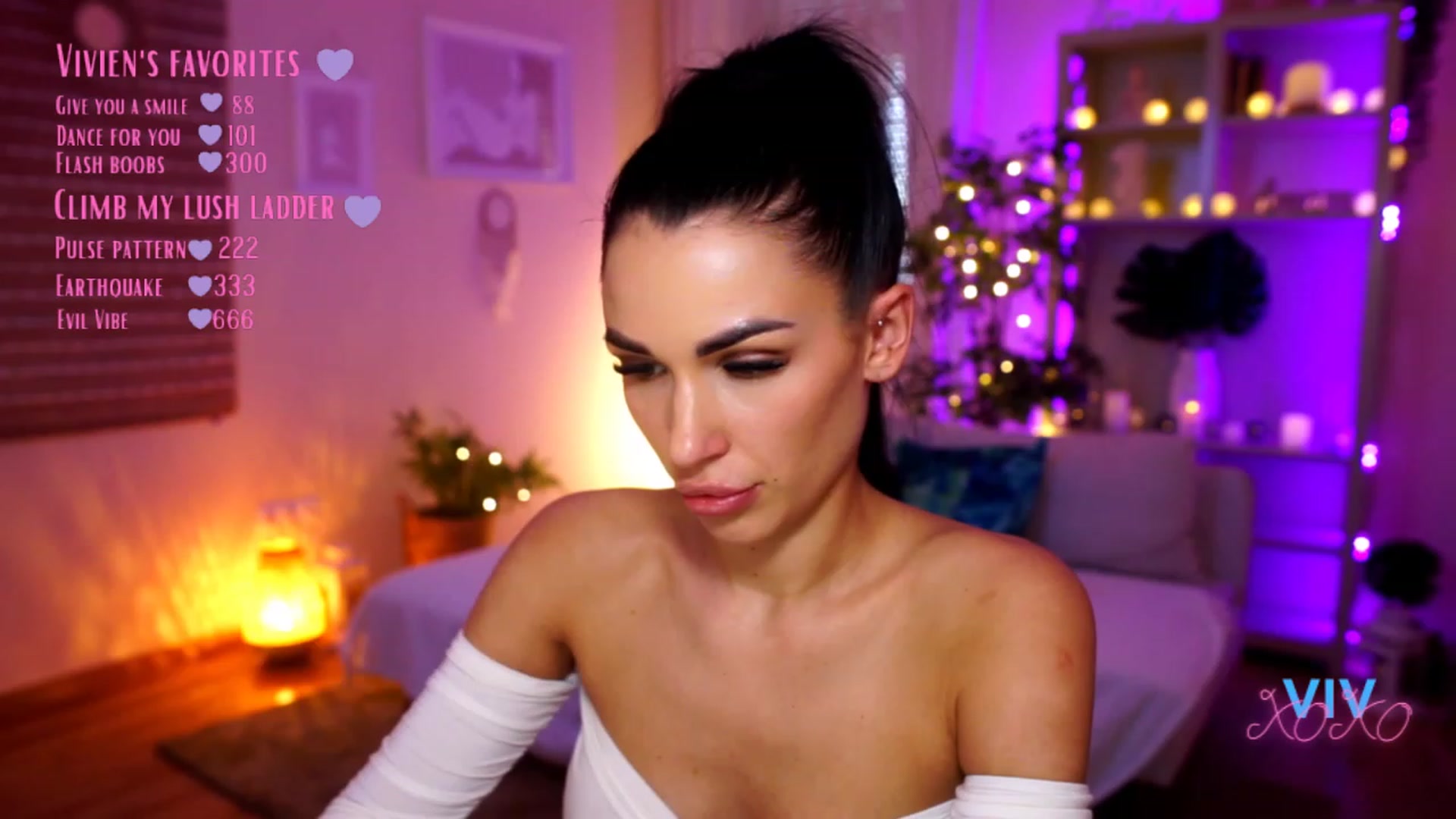 Gallery image thumbnail from kerelai's myfreecams stream on, 03/04/2023, 15:30 image 18 of 20