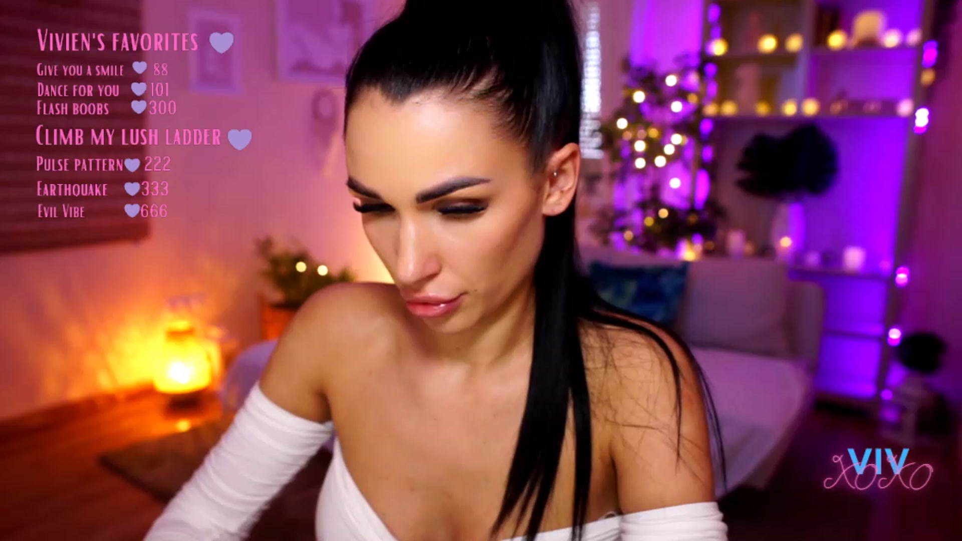 Gallery image thumbnail from kerelai's myfreecams stream on, 03/04/2023, 15:30 image 11 of 20