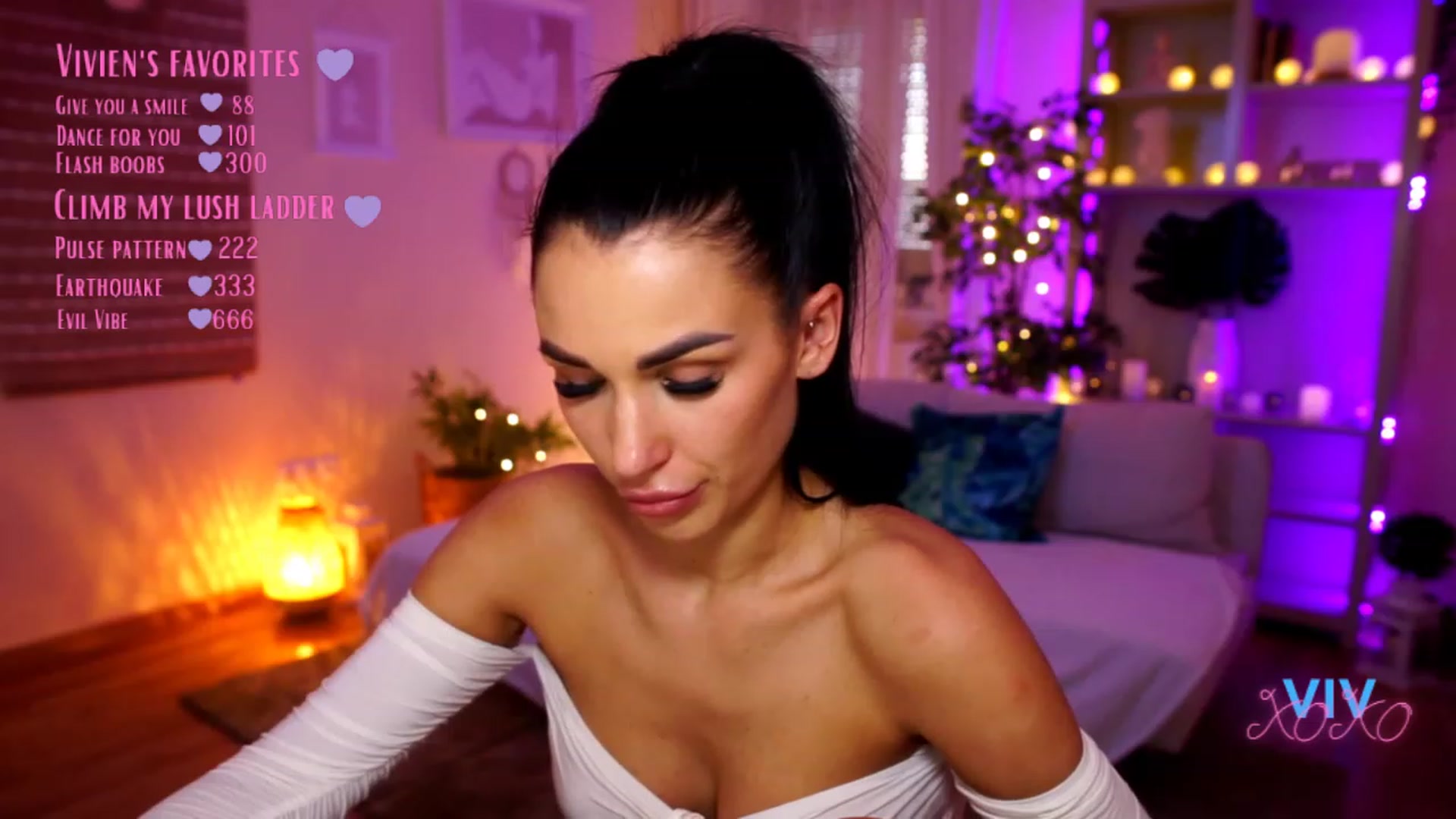 Gallery image thumbnail from kerelai's myfreecams stream on, 03/04/2023, 16:10 image 14 of 20