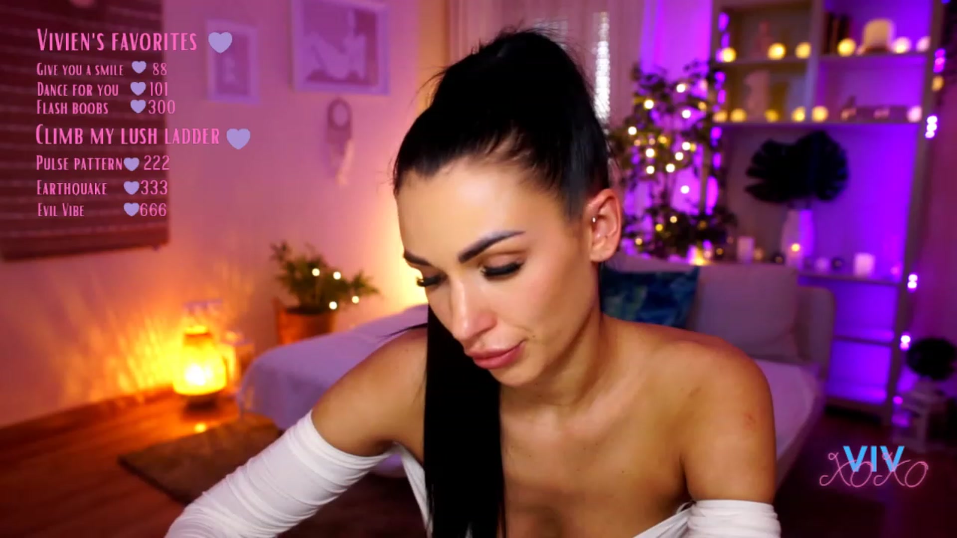 Gallery image thumbnail from kerelai's myfreecams stream on, 03/04/2023, 16:10 image 11 of 20