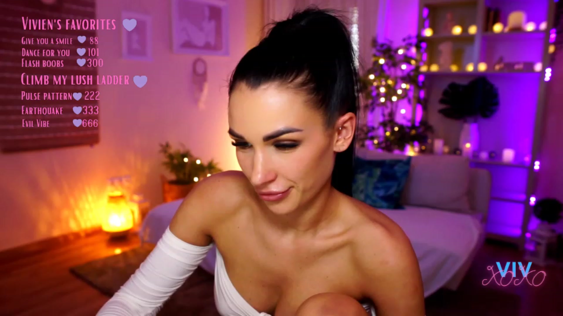 Gallery image thumbnail from kerelai's myfreecams stream on, 03/04/2023, 16:10 image 12 of 20