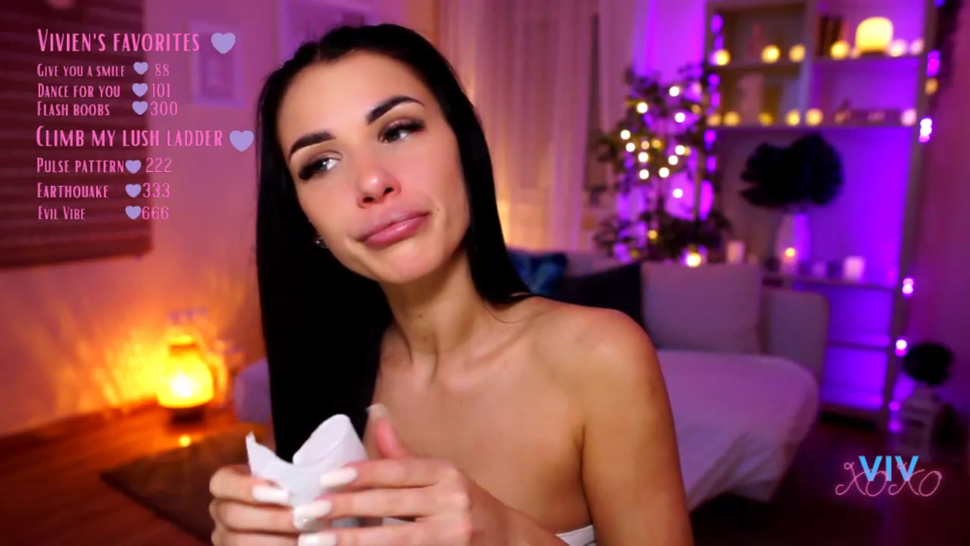 Gallery image thumbnail from kerelai's myfreecams stream on, 03/06/2023, 18:07 image 18 of 20