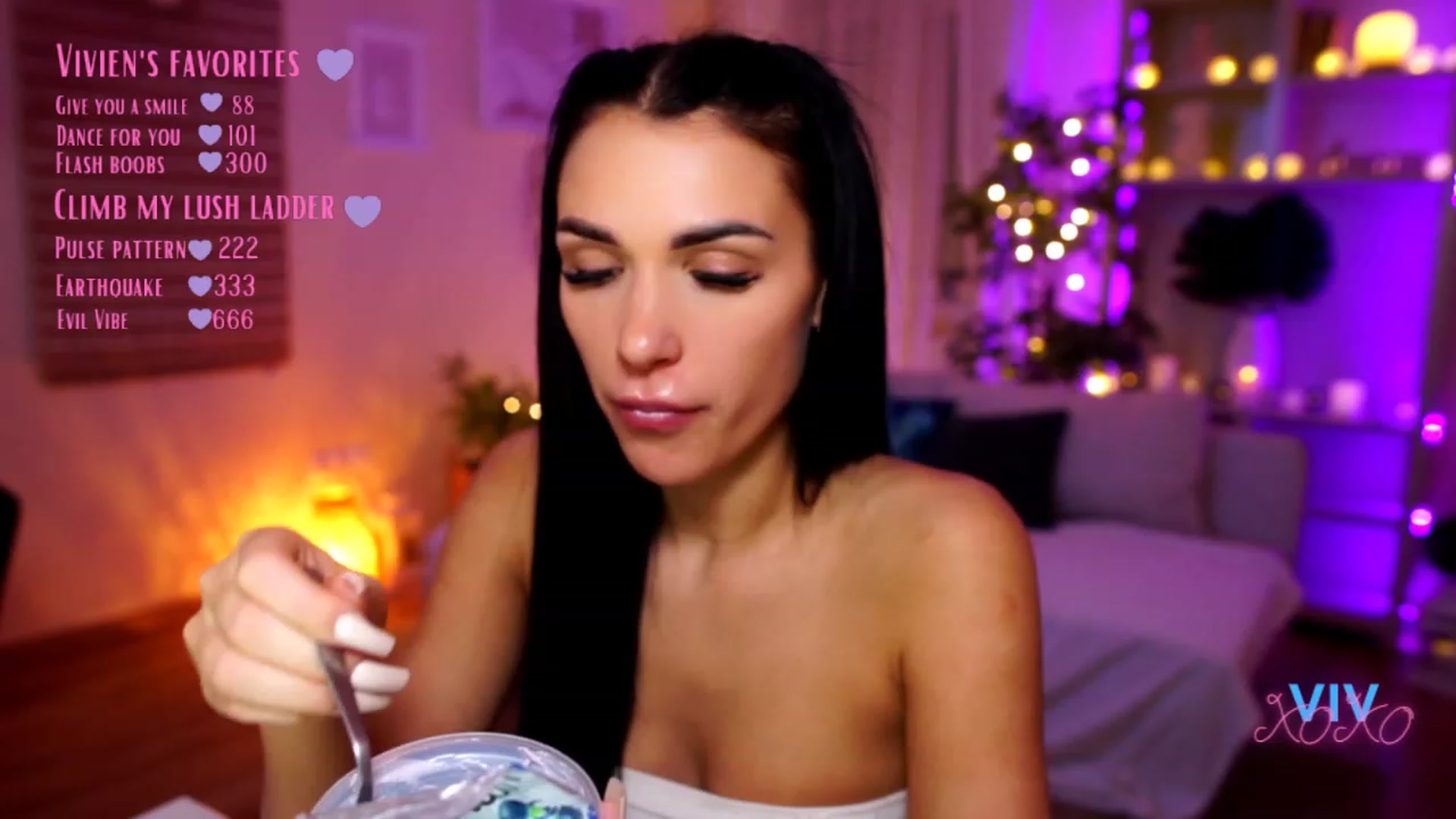 Gallery image thumbnail from kerelai's myfreecams stream on, 03/06/2023, 20:56 image 5 of 20