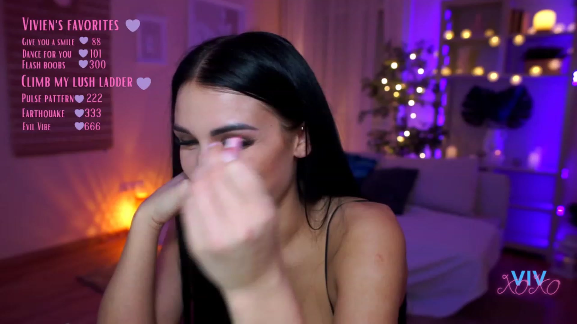 Gallery image thumbnail from kerelai's myfreecams stream on, 03/15/2023, 20:58 image 9 of 20