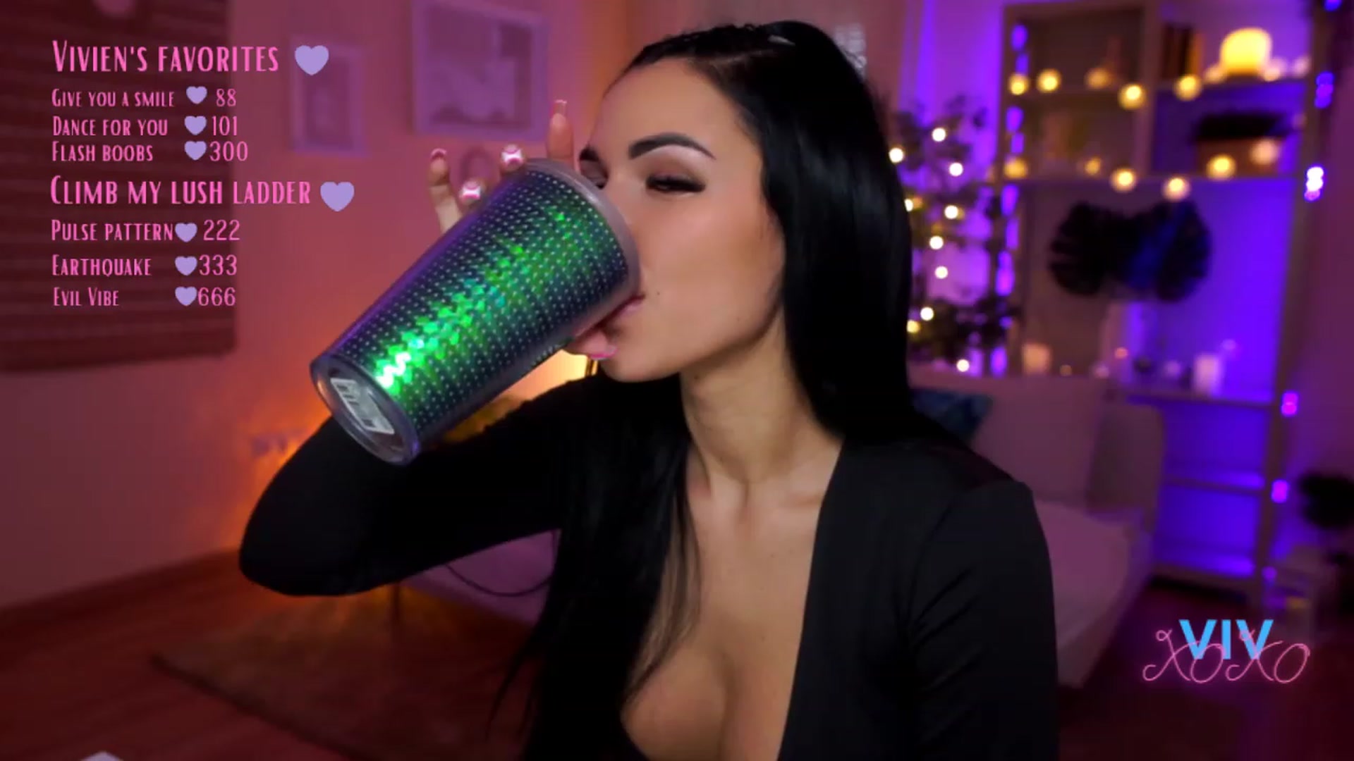 Gallery image thumbnail from kerelai's myfreecams stream on, 03/17/2023, 13:17 image 12 of 20