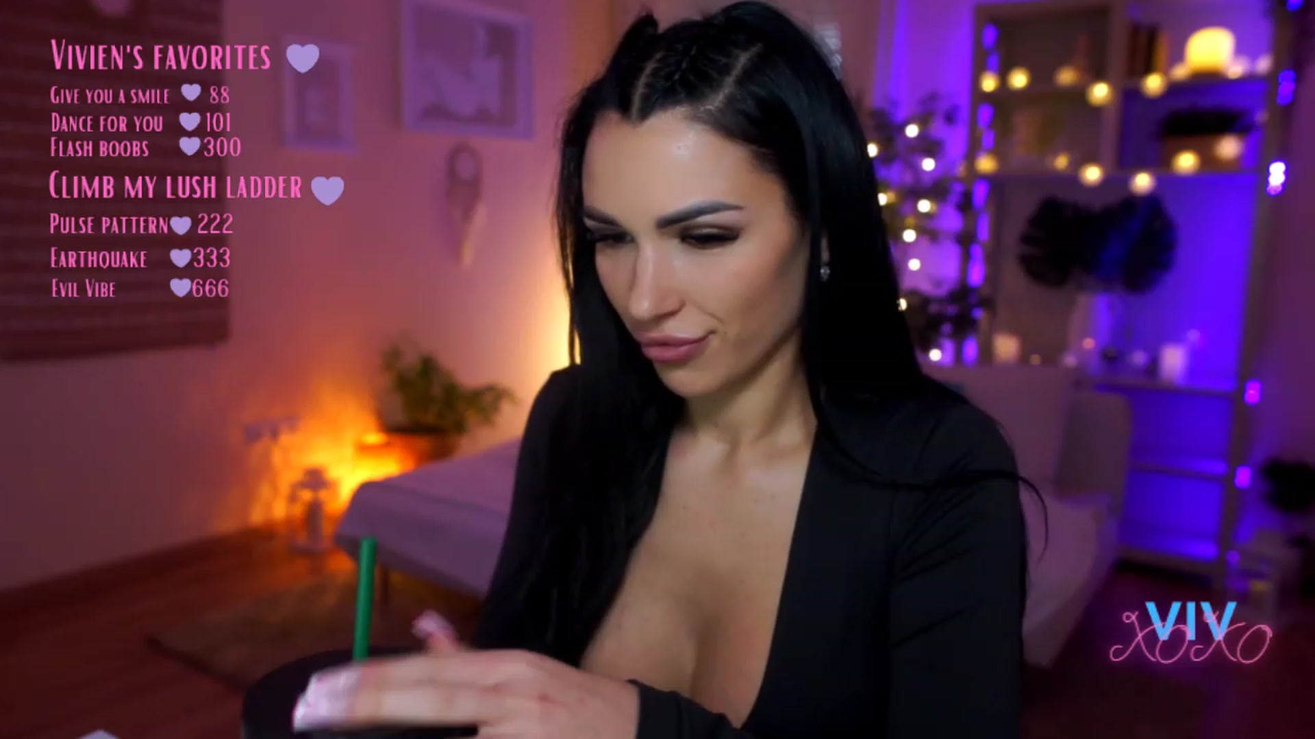 Gallery image thumbnail from kerelai's myfreecams stream on, 03/17/2023, 13:17 image 13 of 20