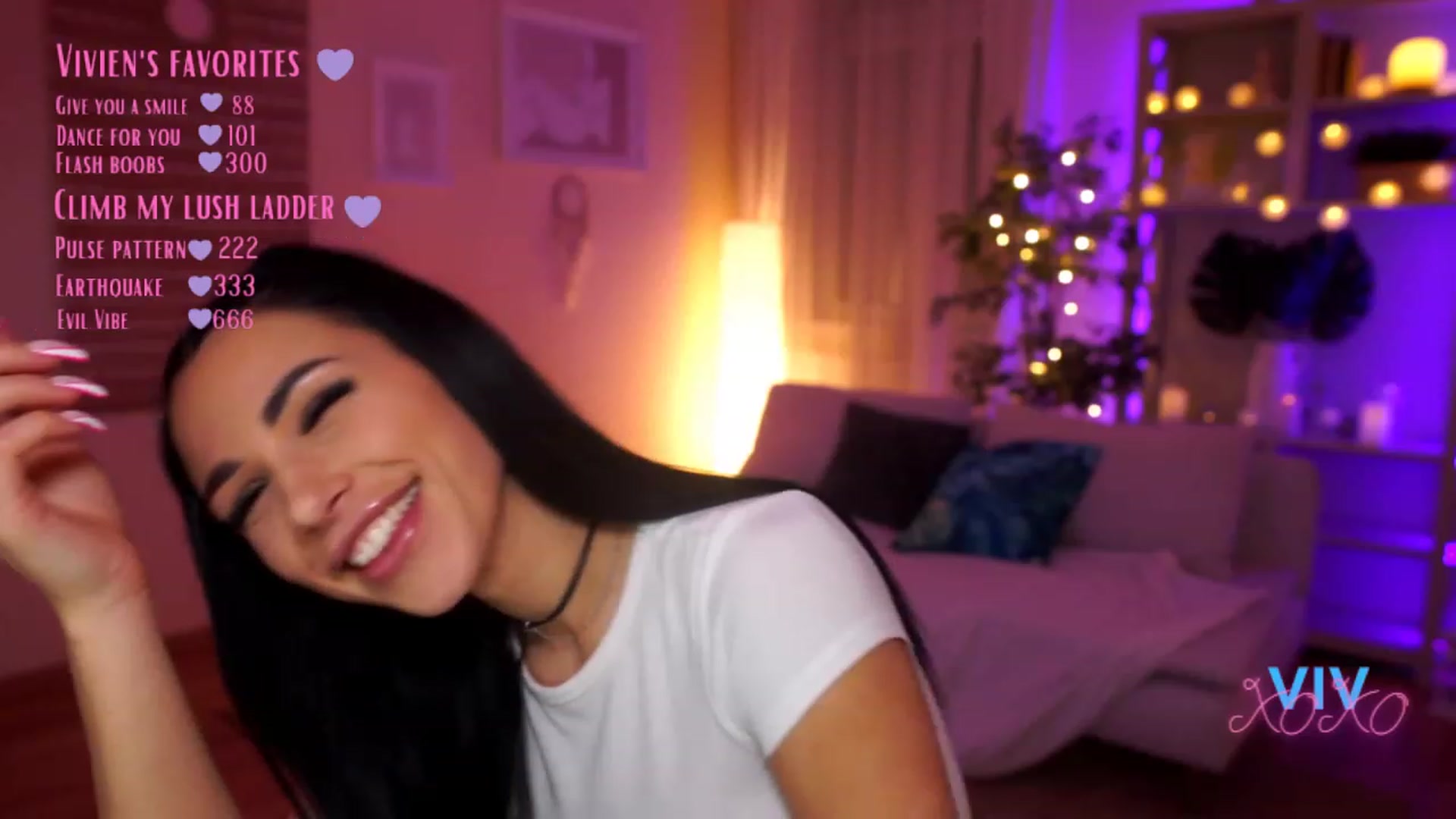 Gallery image thumbnail from kerelai's myfreecams stream on, 03/18/2023, 19:08 image 17 of 20