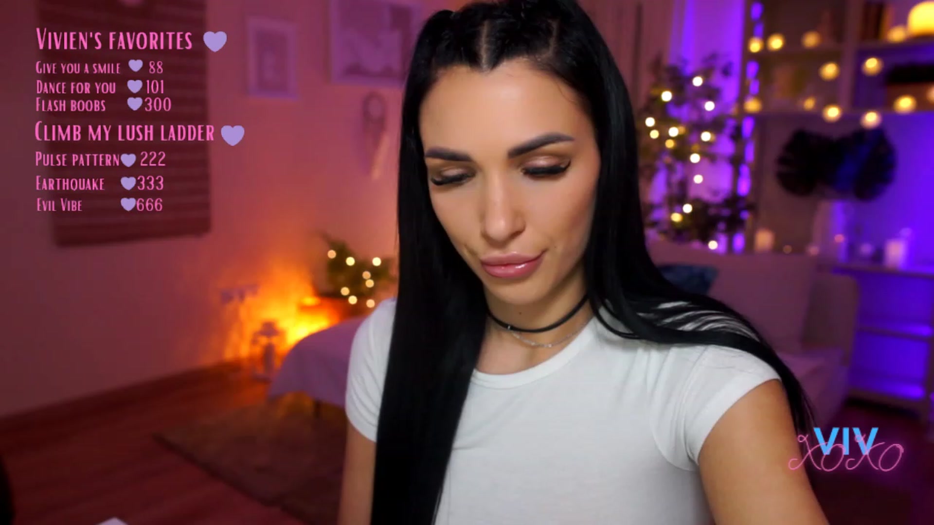 Gallery image thumbnail from kerelai's myfreecams stream on, 03/18/2023, 19:08 image 2 of 20