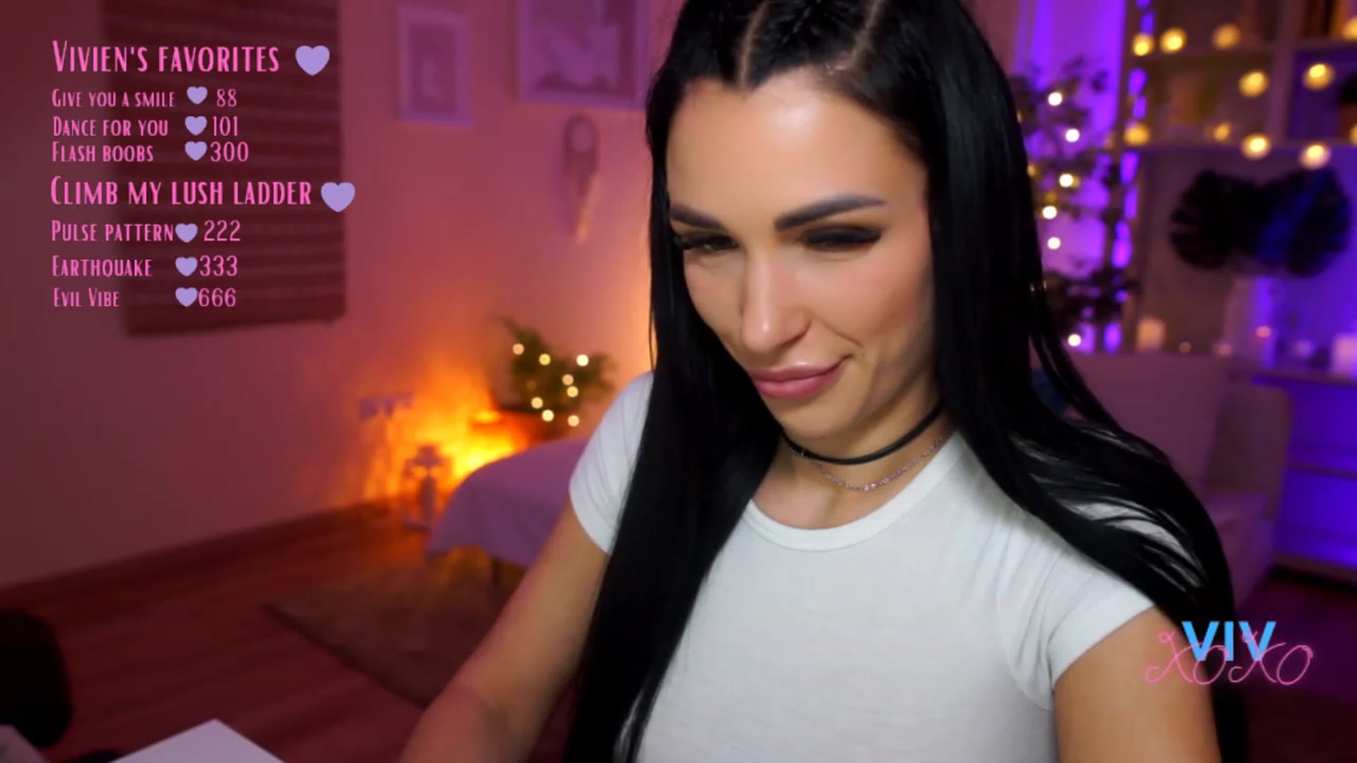 Gallery image thumbnail from kerelai's myfreecams stream on, 03/18/2023, 19:39 image 17 of 20