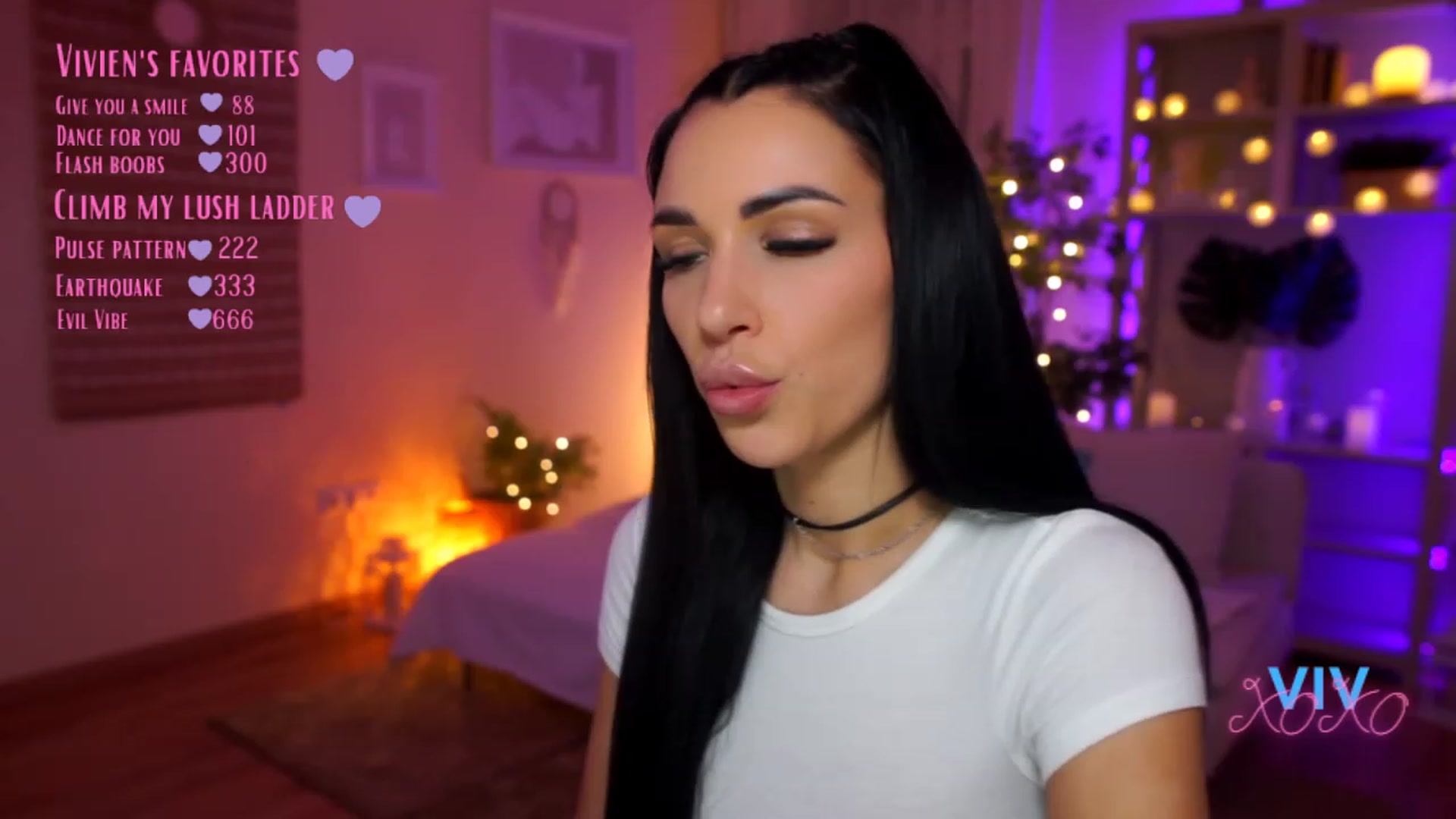 Gallery image thumbnail from kerelai's myfreecams stream on, 03/18/2023, 19:39 image 16 of 20