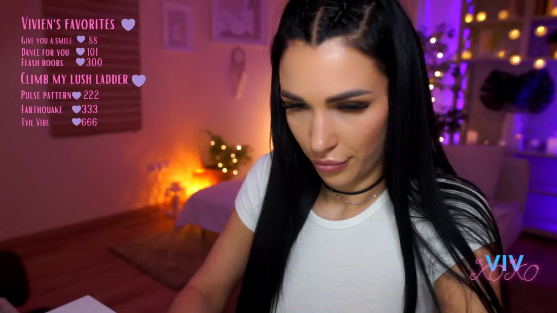 Gallery image thumbnail from kerelai's myfreecams stream on, 03/18/2023, 19:39 image 18 of 20